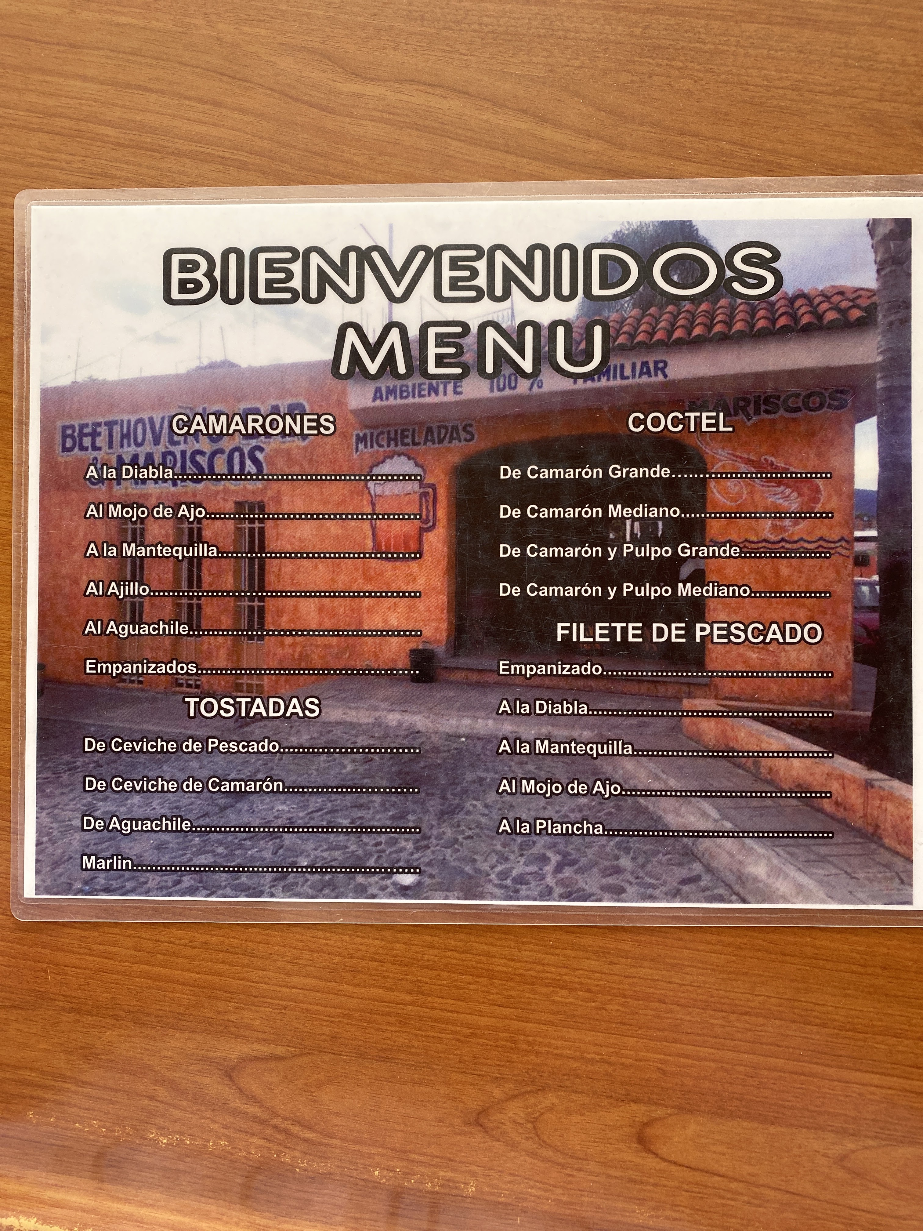 Beethoven’s Bar y Mariscos image 1