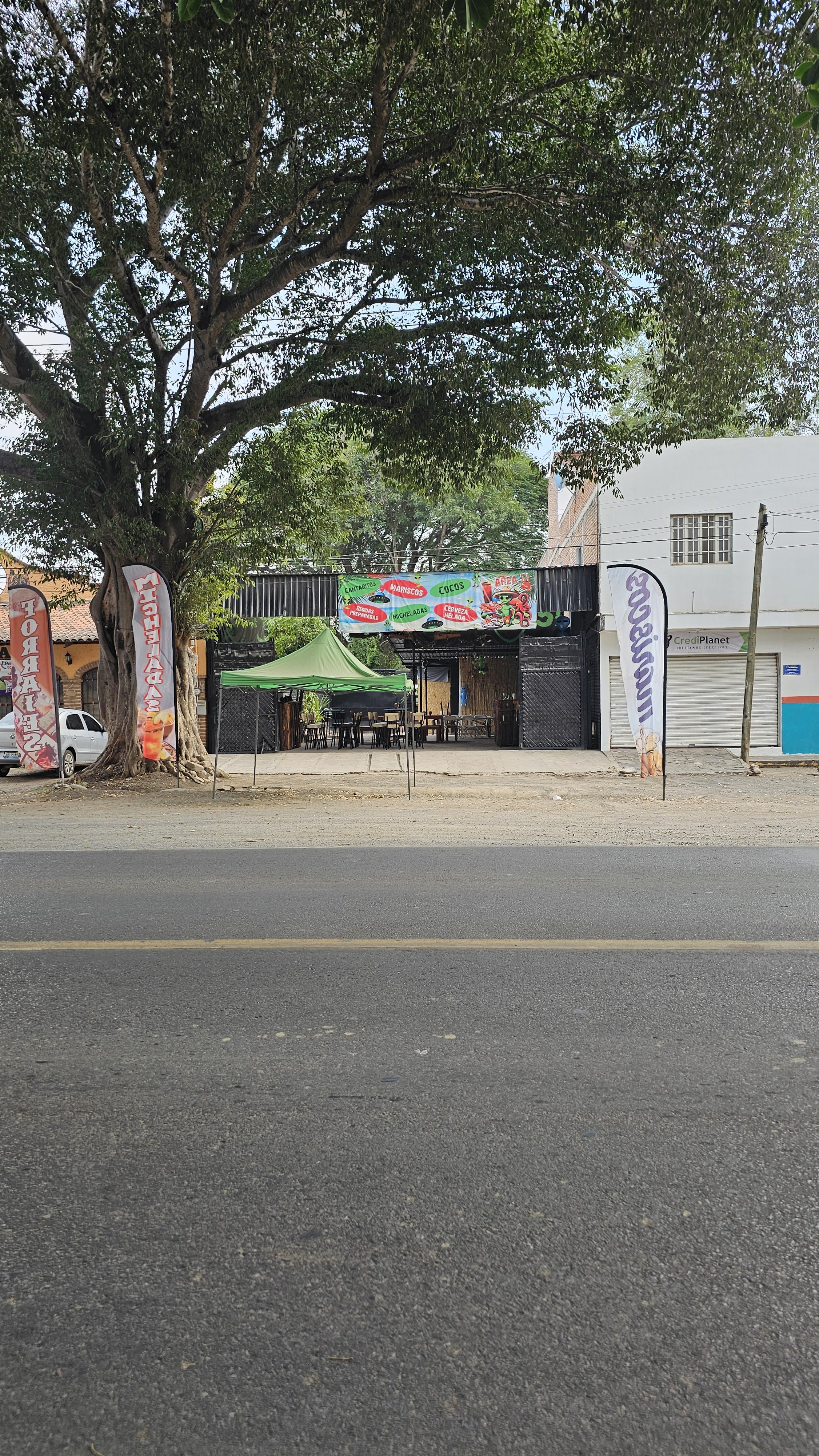 Área 51 Restaurante Bar image 3