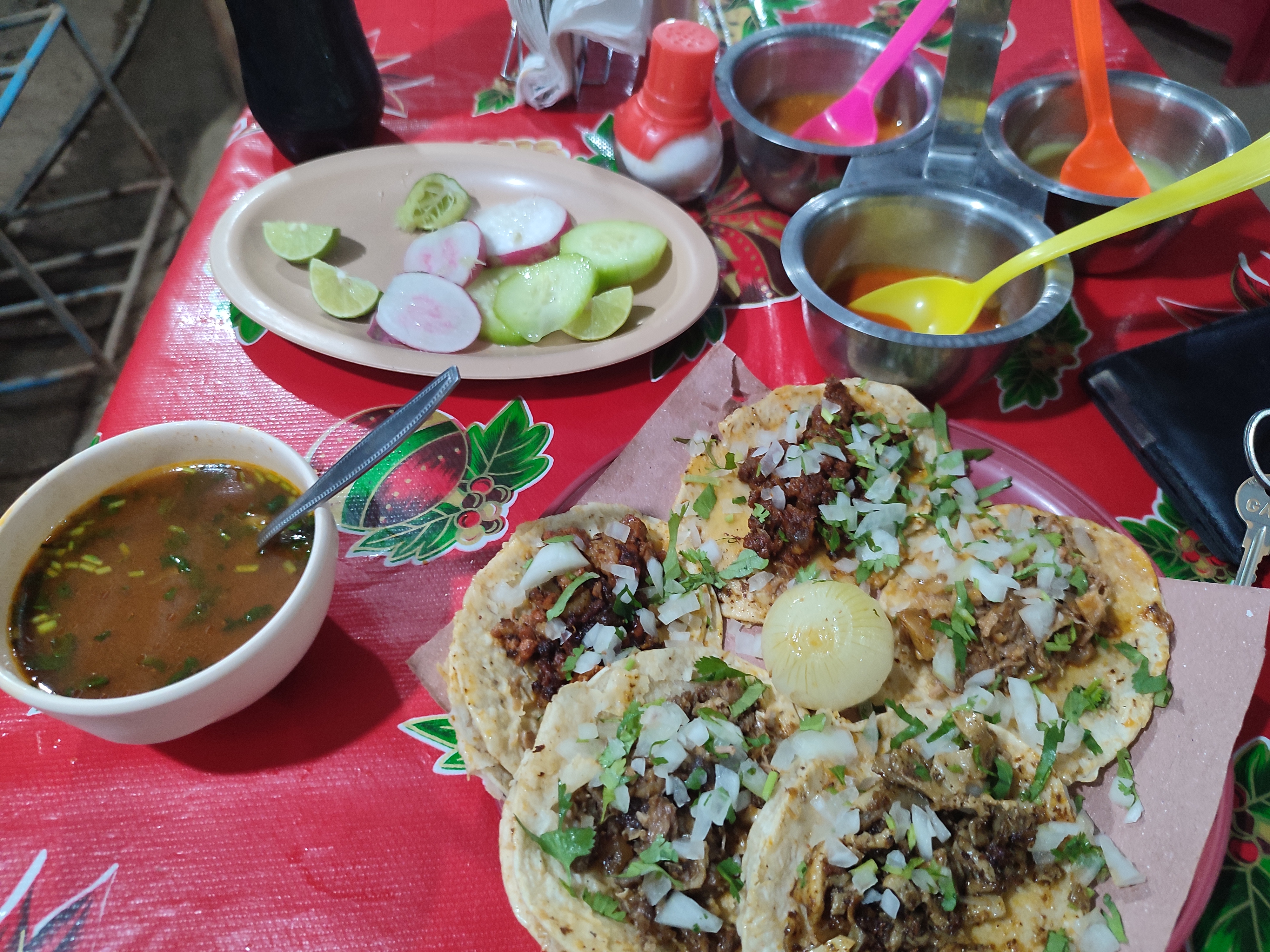 Taquería "La Avenida" image 1