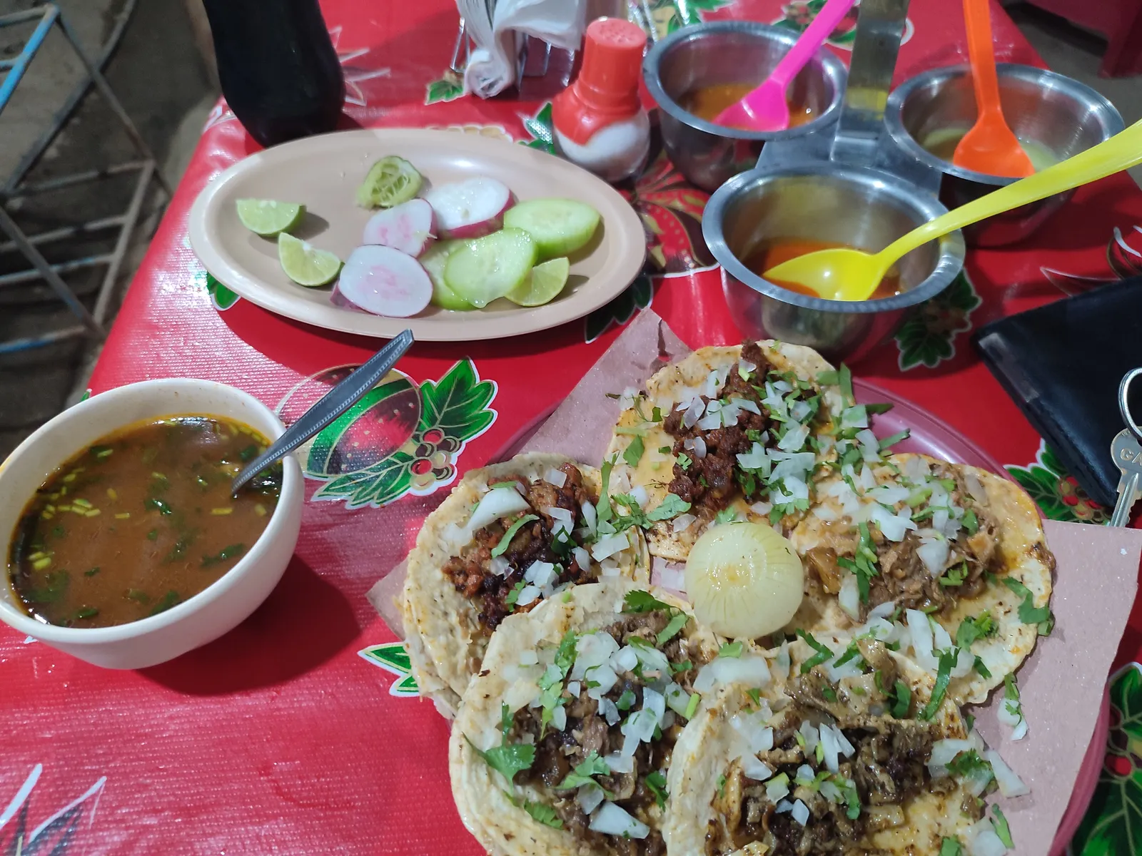 Taquería "La Avenida" image 1