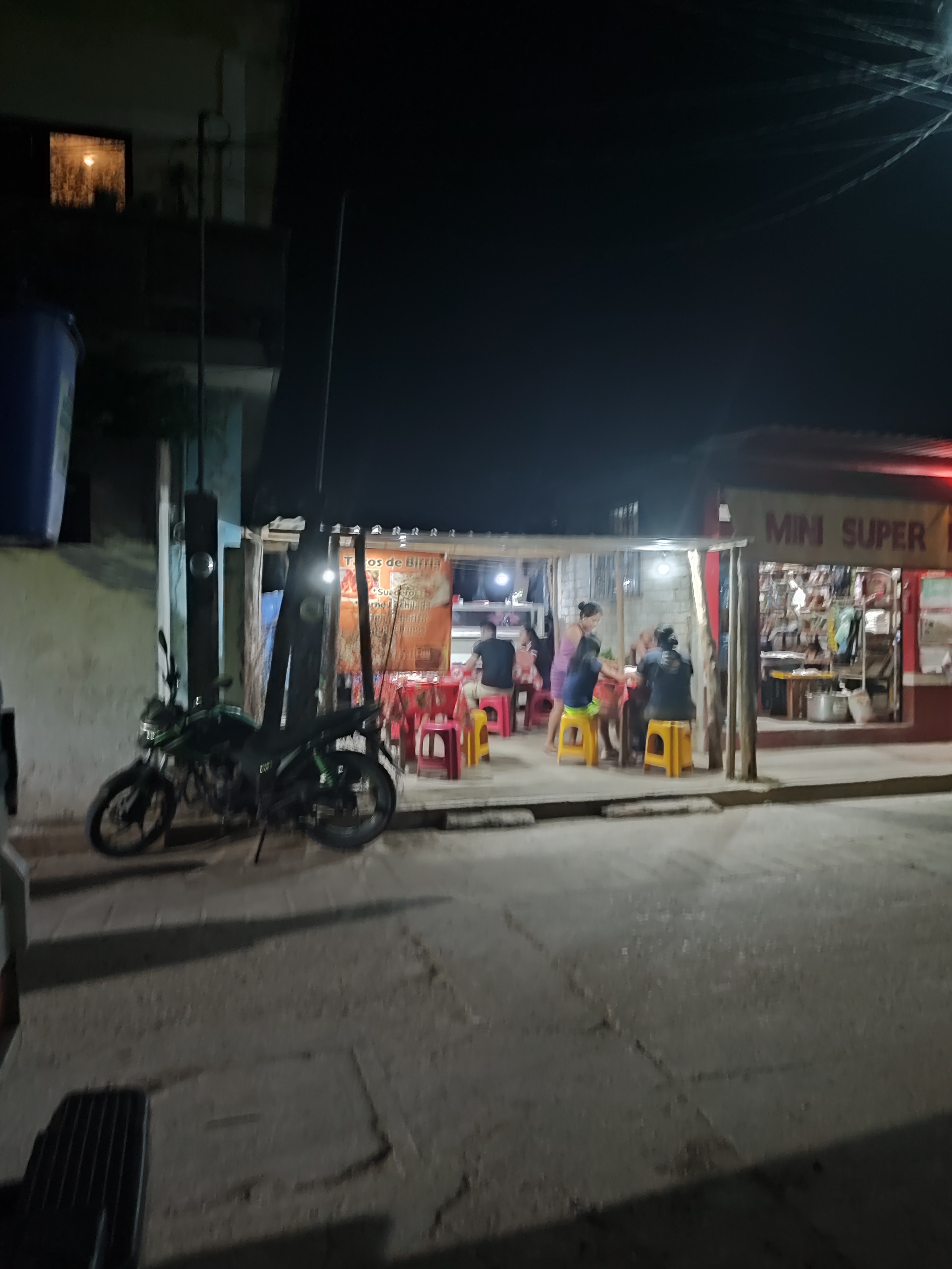 Taquería "La Avenida" image 4