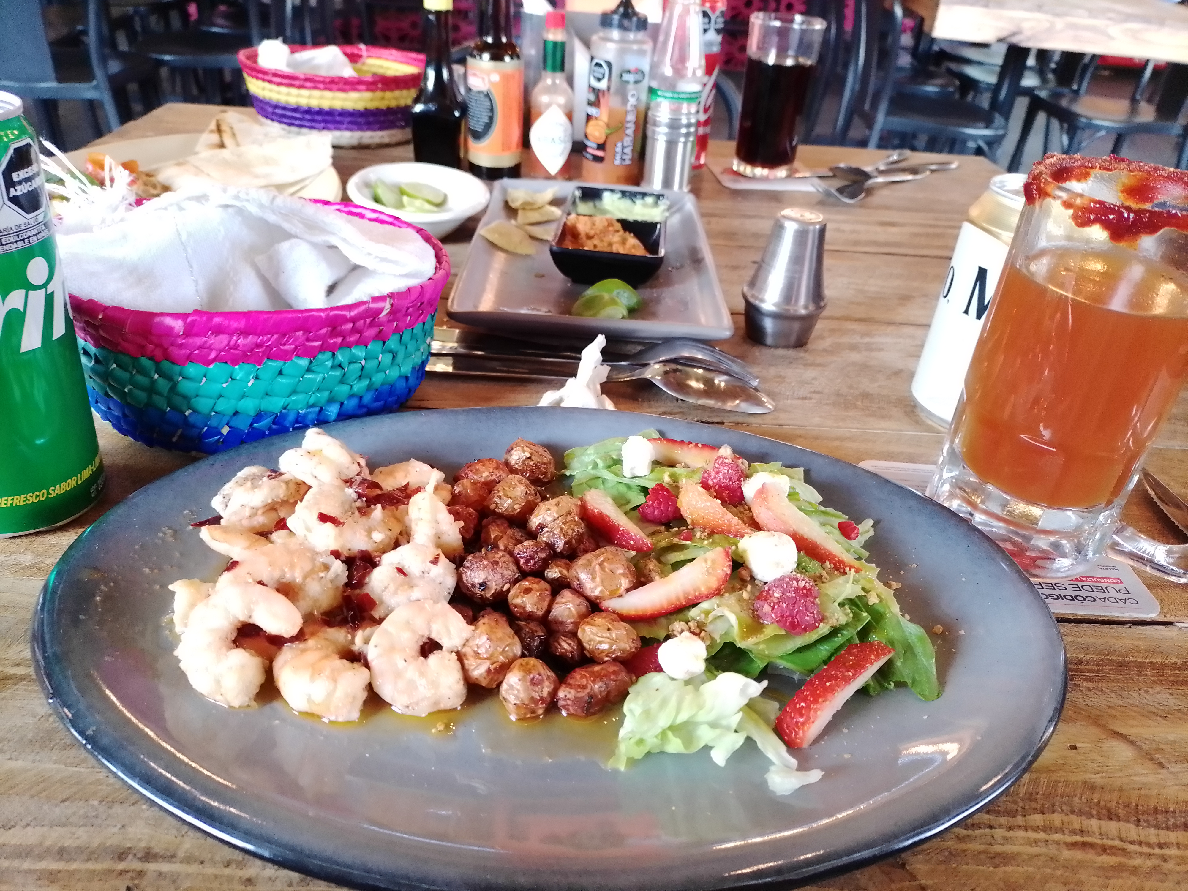 El 24 Mariscos y Parrilla image 5