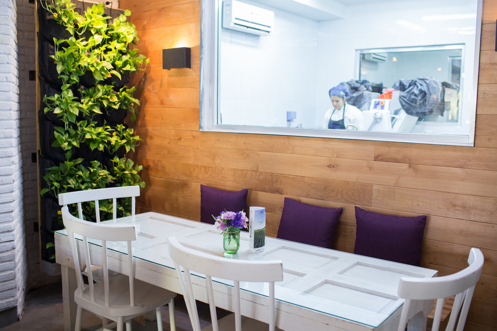 Dulce Romero Restaurant image 1