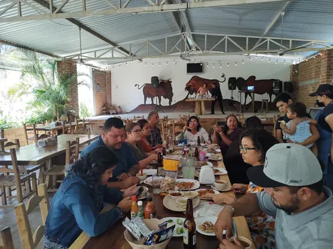 Restaurant "Los torres" 100% familiar image 1