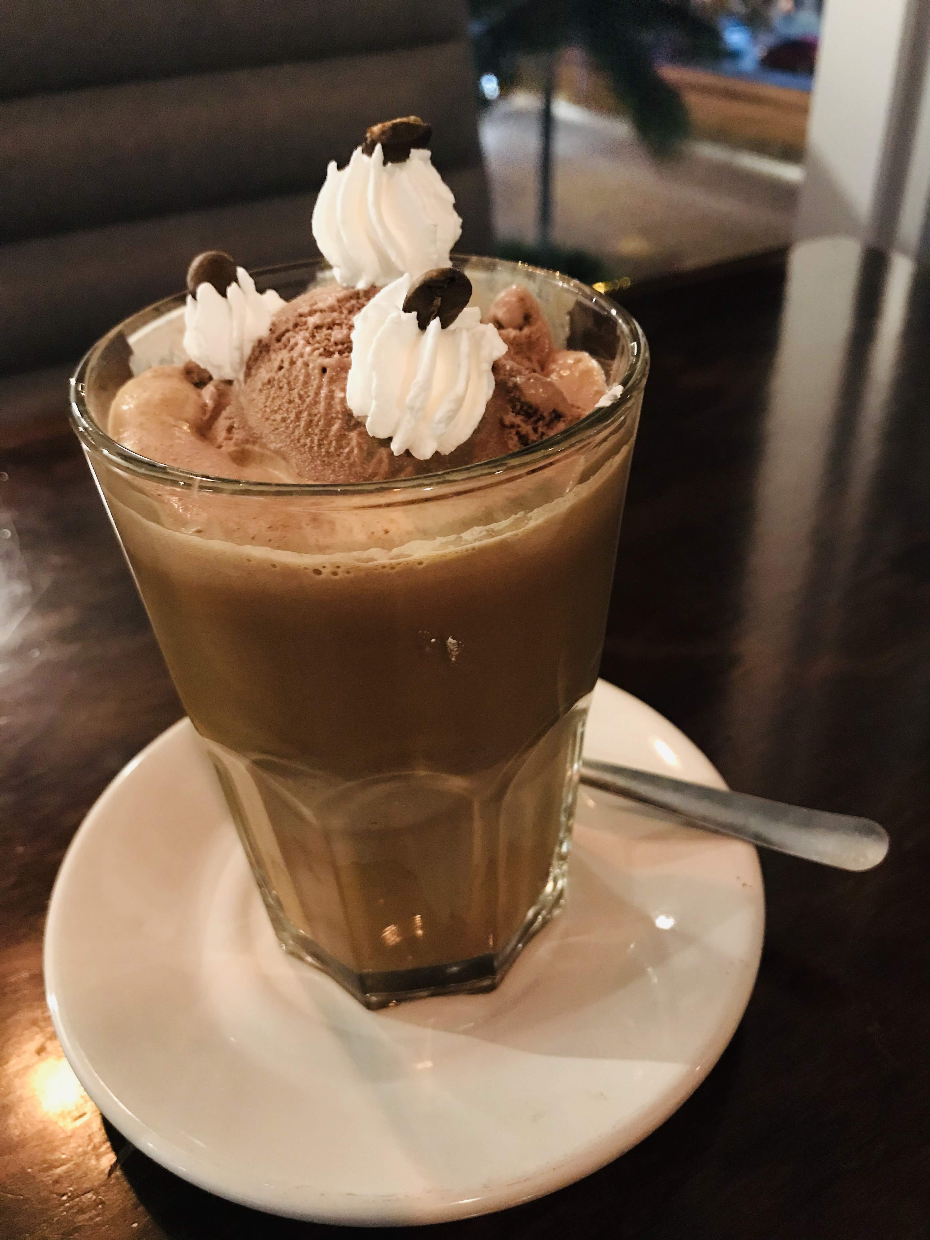 CAFÉ LUNCH & DINNER image 3