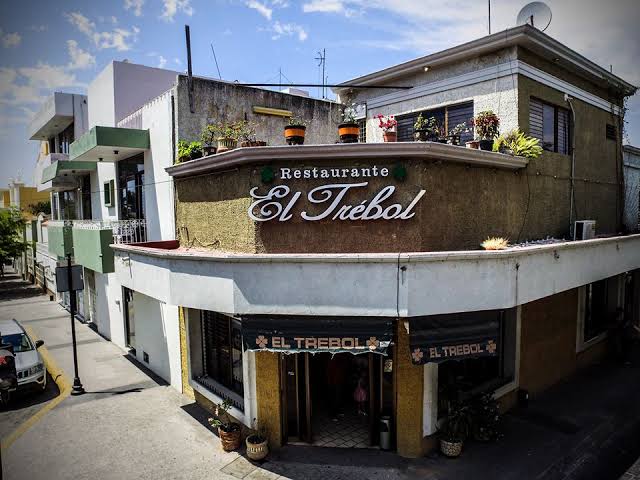 El Trébol image 1