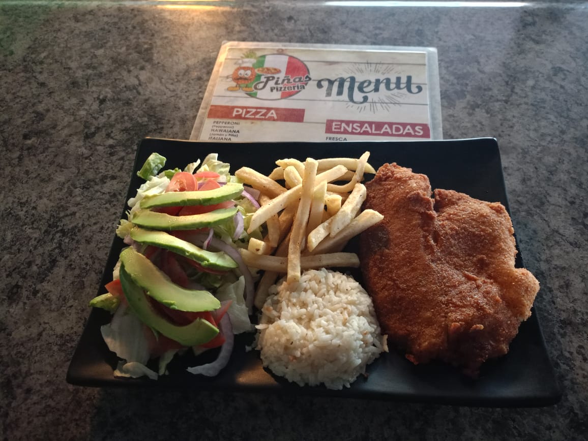 Piña's pizzería image 4