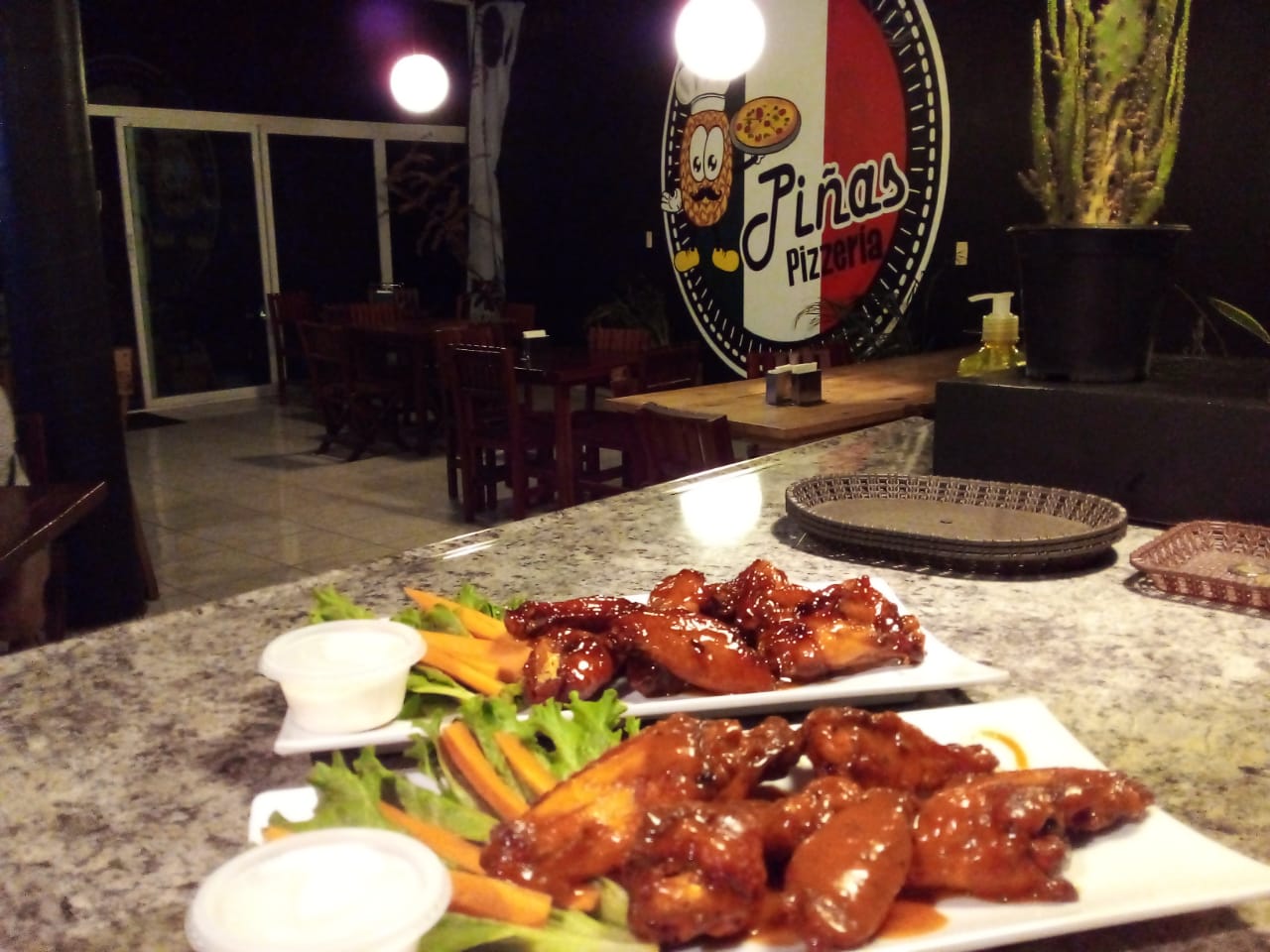 Piña's pizzería image 6