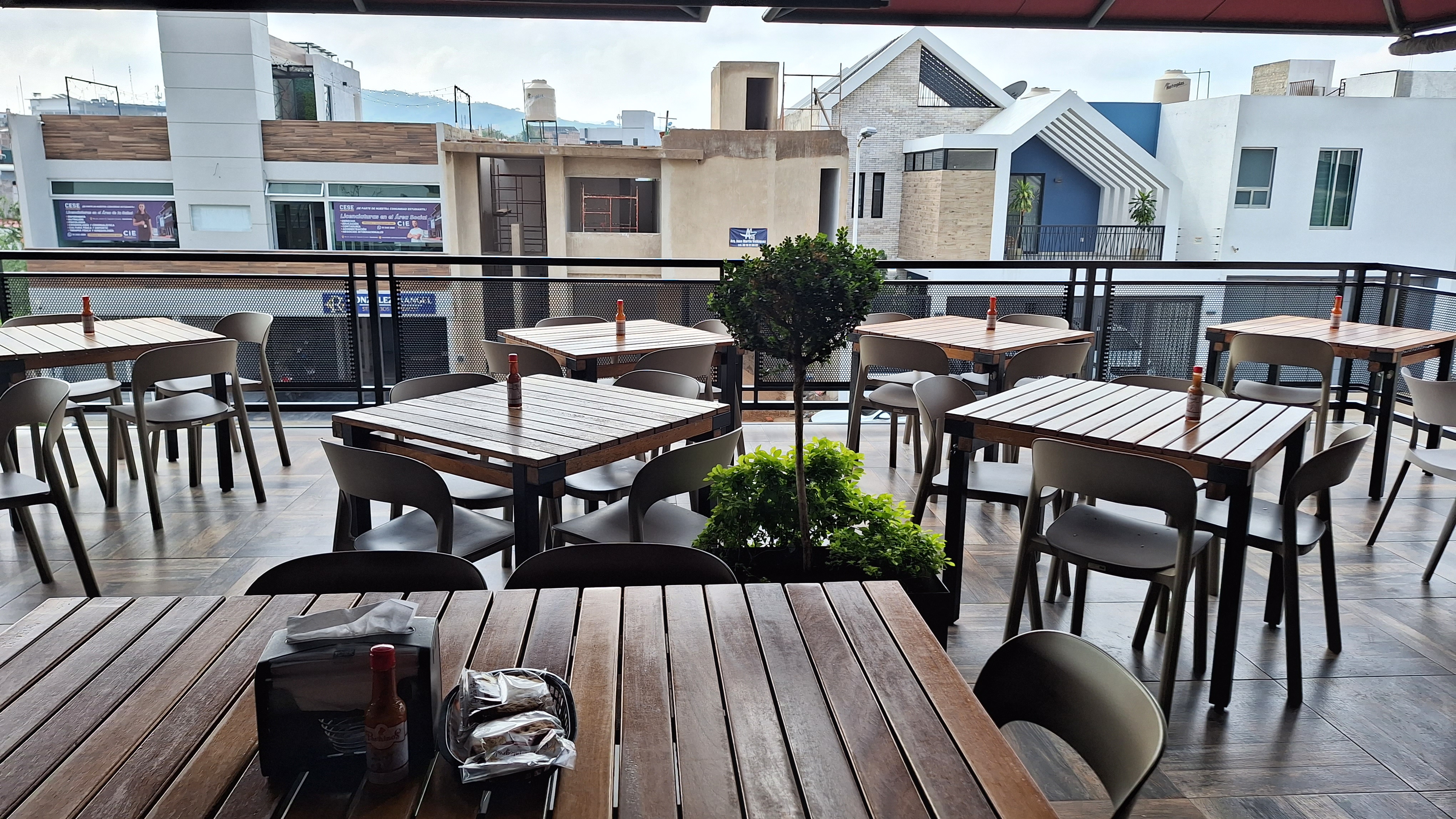 Pachinos restaurant image 1