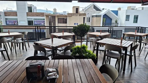 Pachinos restaurant image 1