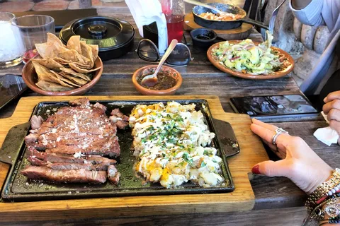El Rey botanero restaurante image 2