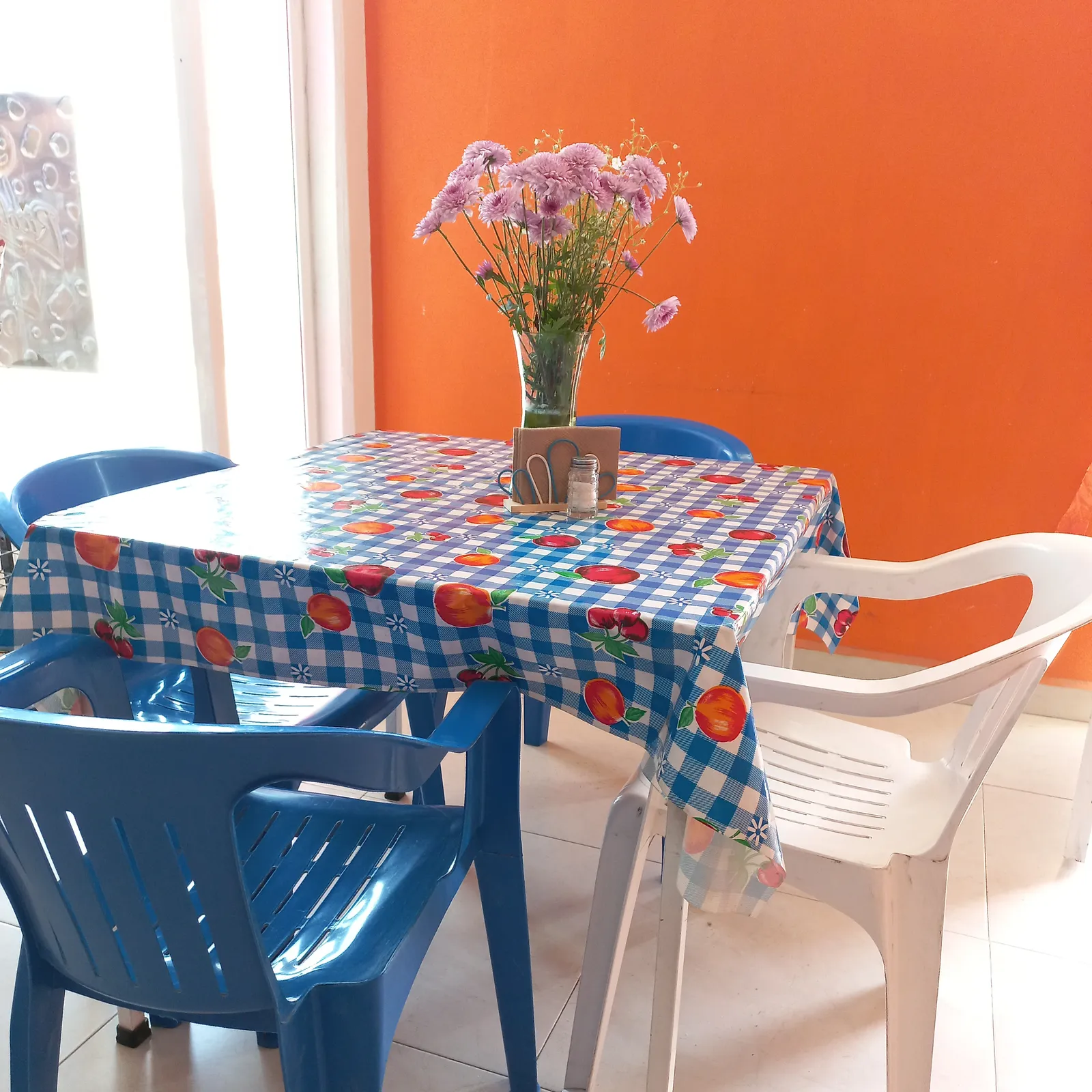 Comedor Luna image 2
