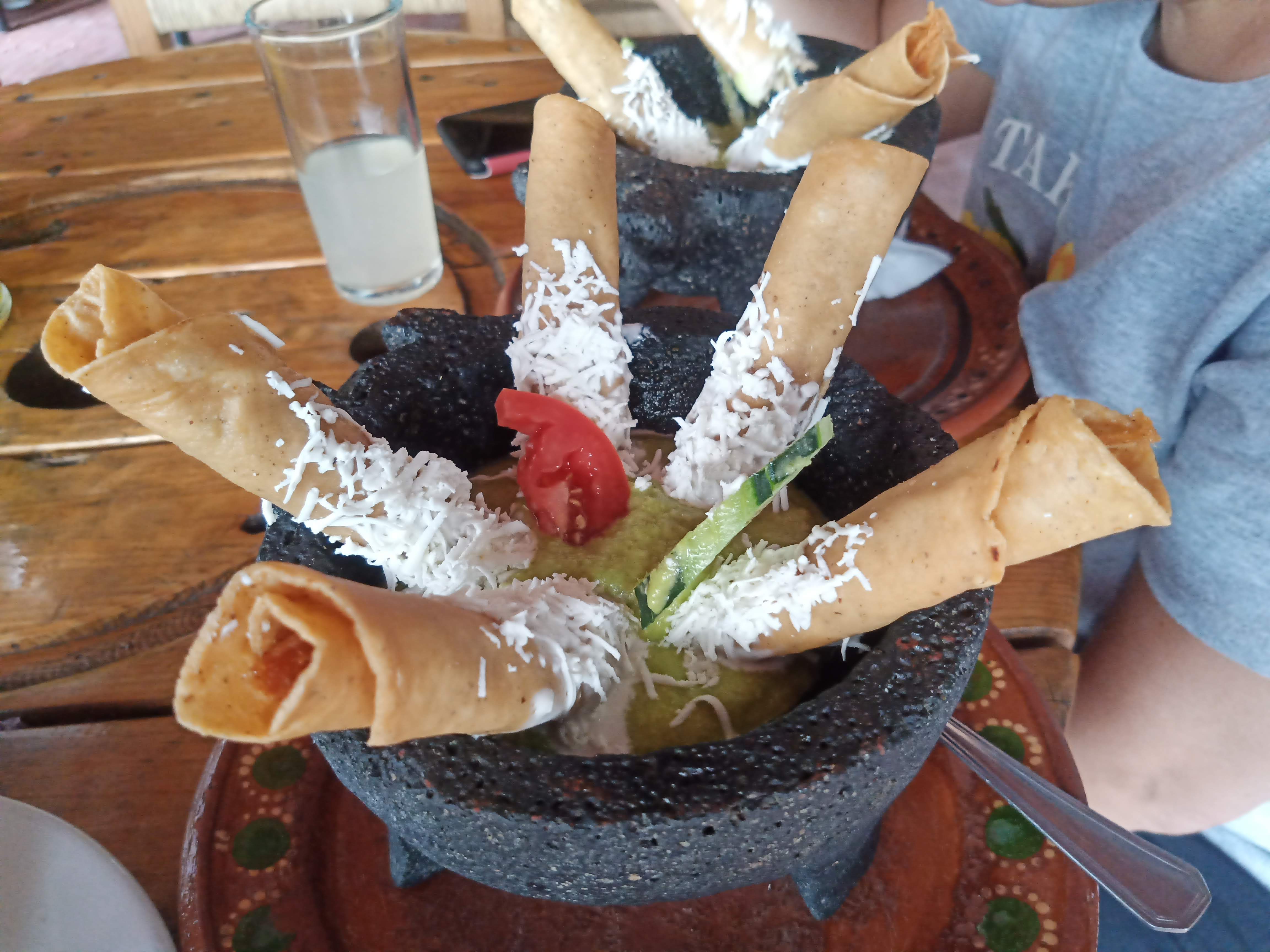 Azcatlmolli Restaurante image 3