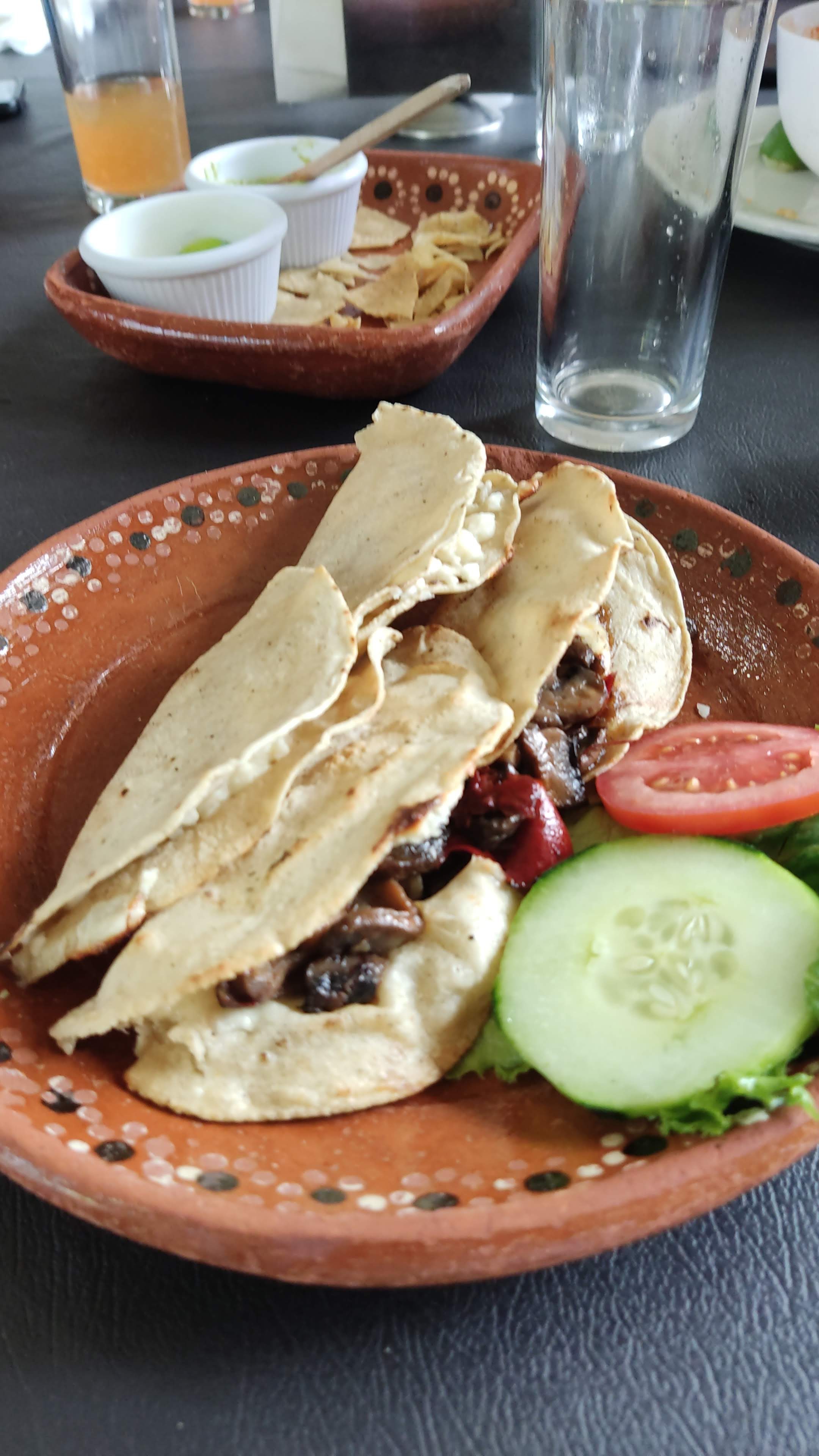 Azcatlmolli Restaurante image 7