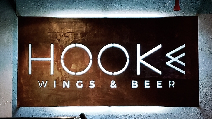 Hooke Wings & Beer image 2