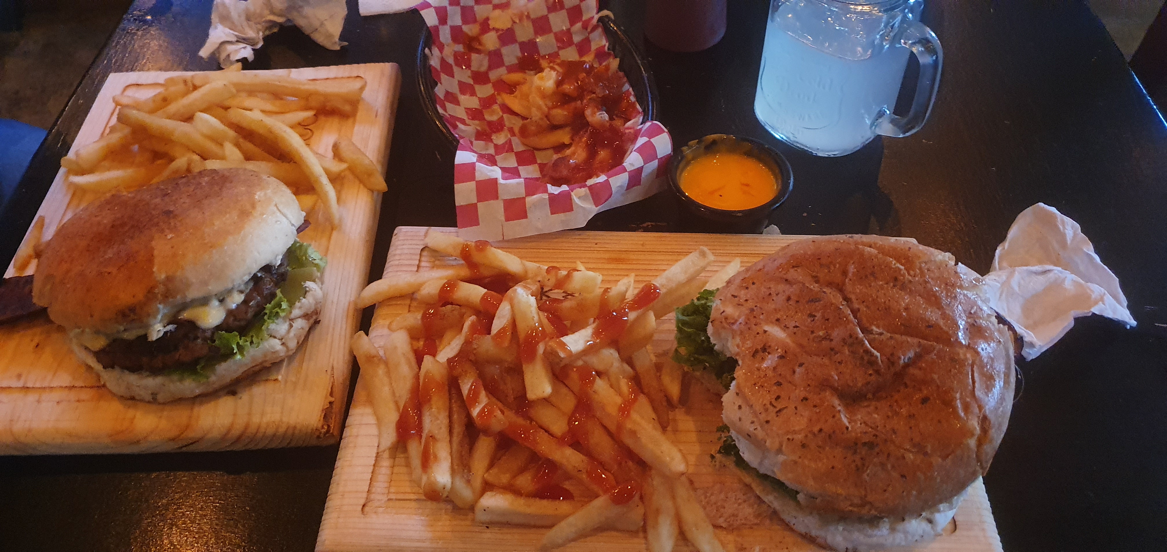 Hooke Wings & Beer image 4