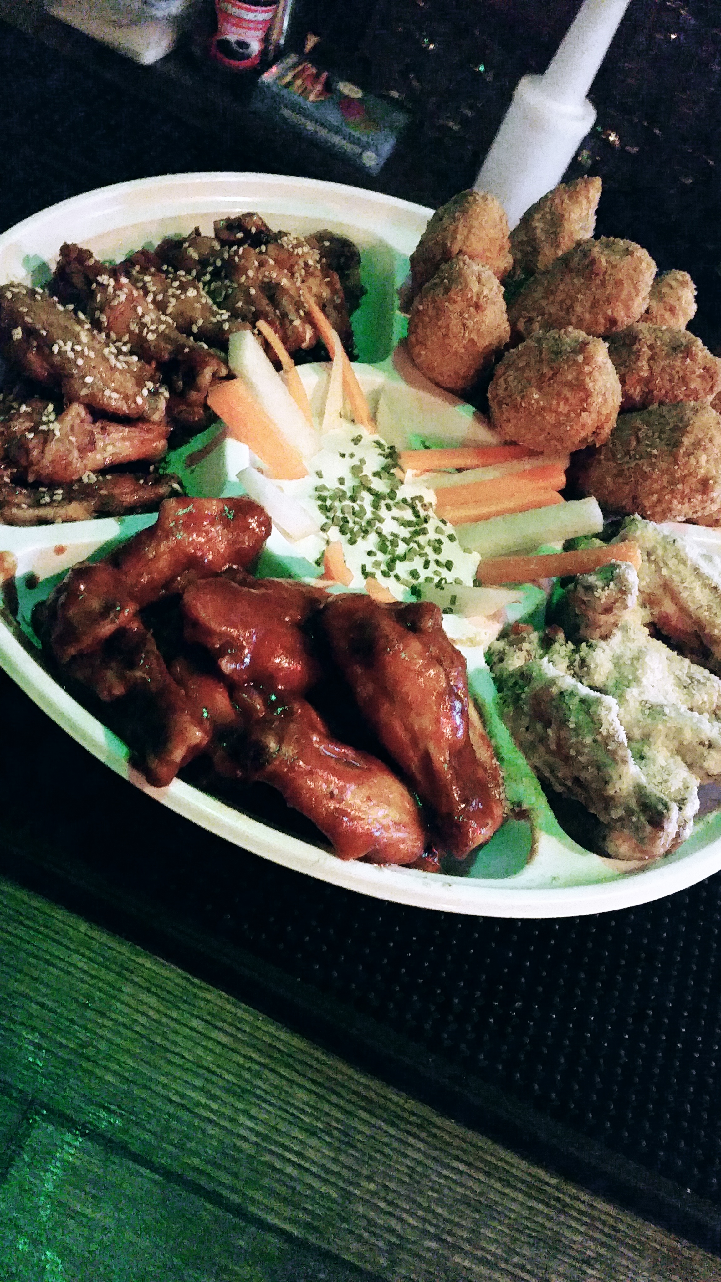 Hooke Wings & Beer image 8