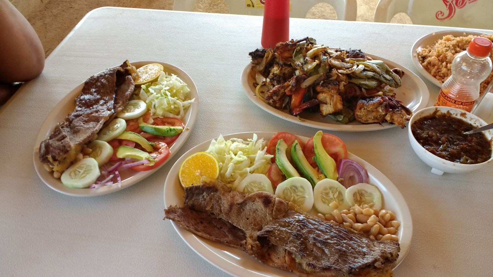 RESTAURANTE TRADICIONAL AMBAKITI image 1