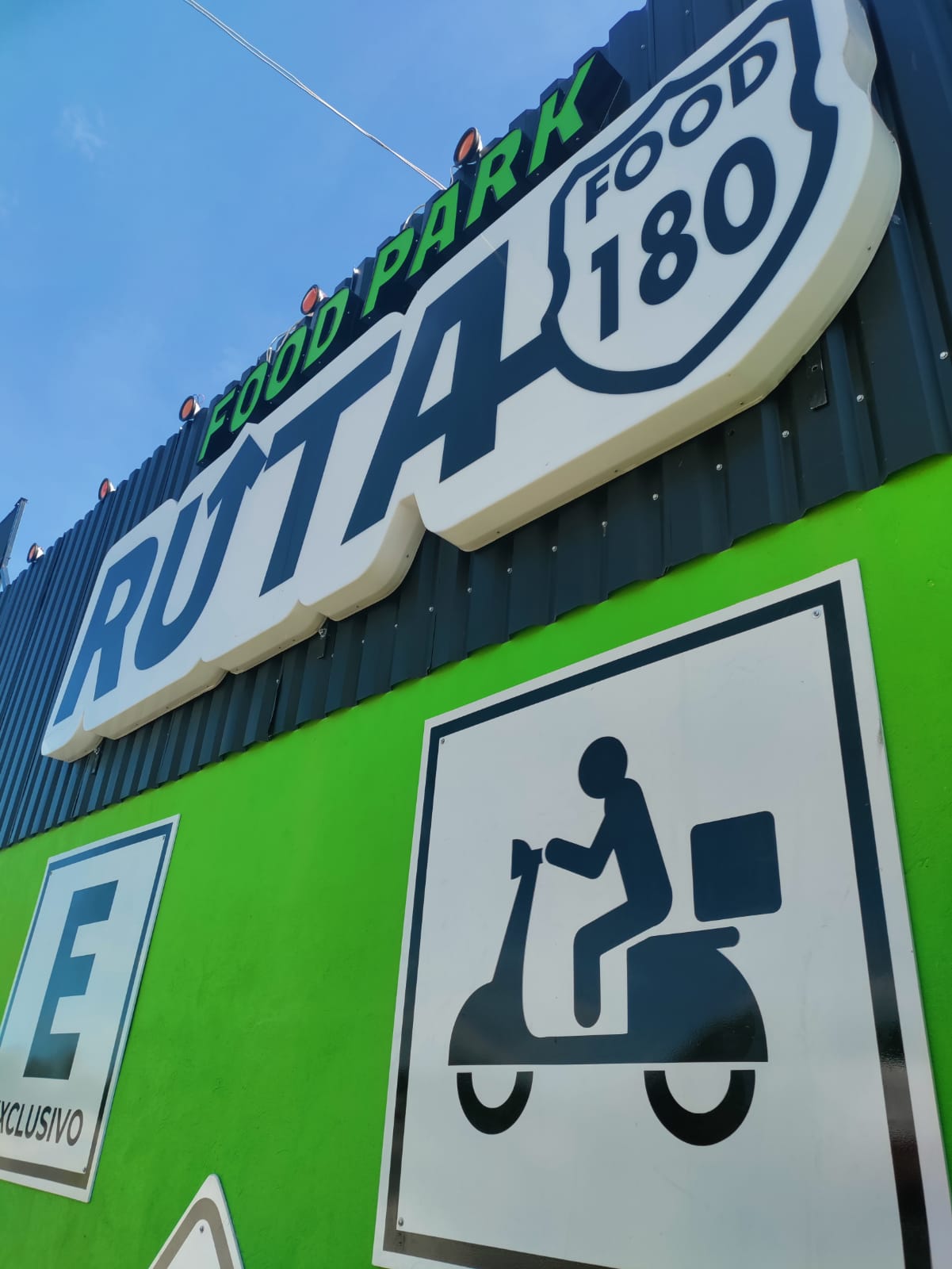 Ruta 180 "Food Park" image 2