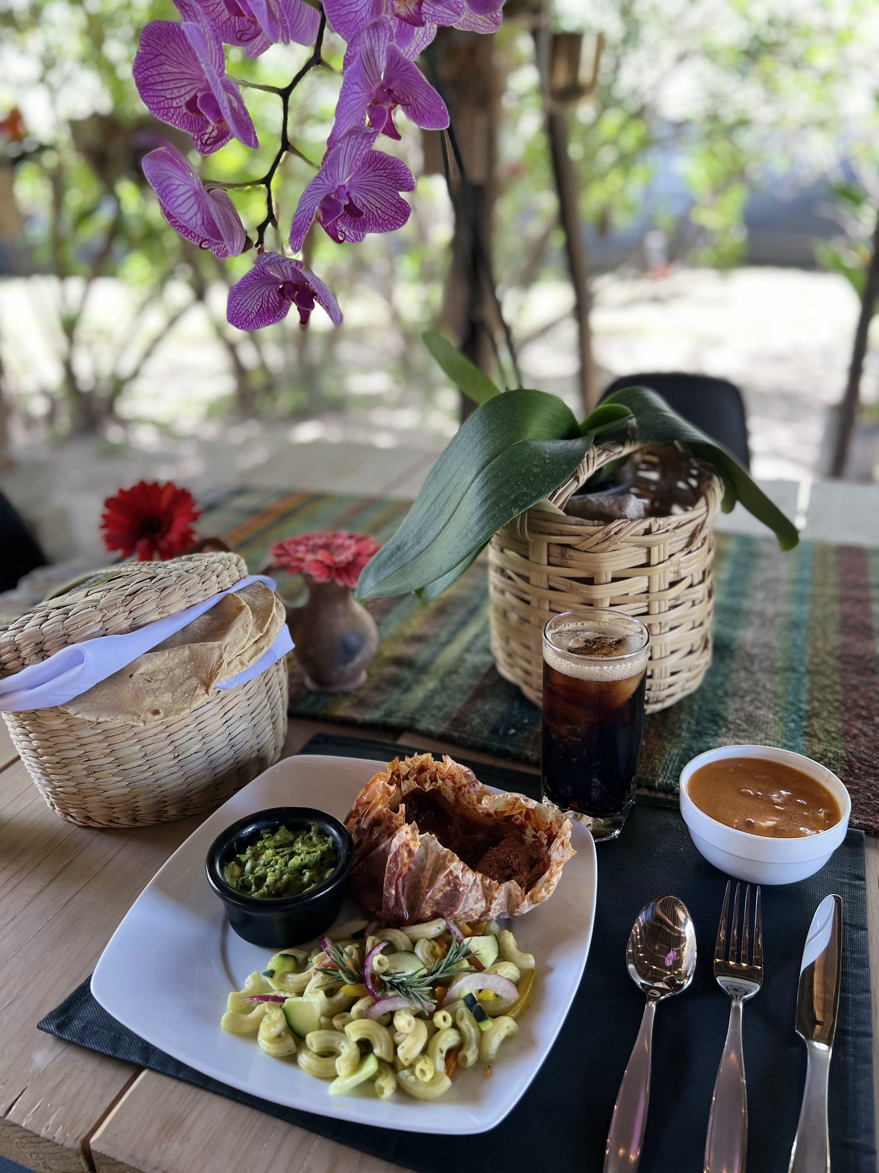 FLOR Y MIEL Restaurante image 10