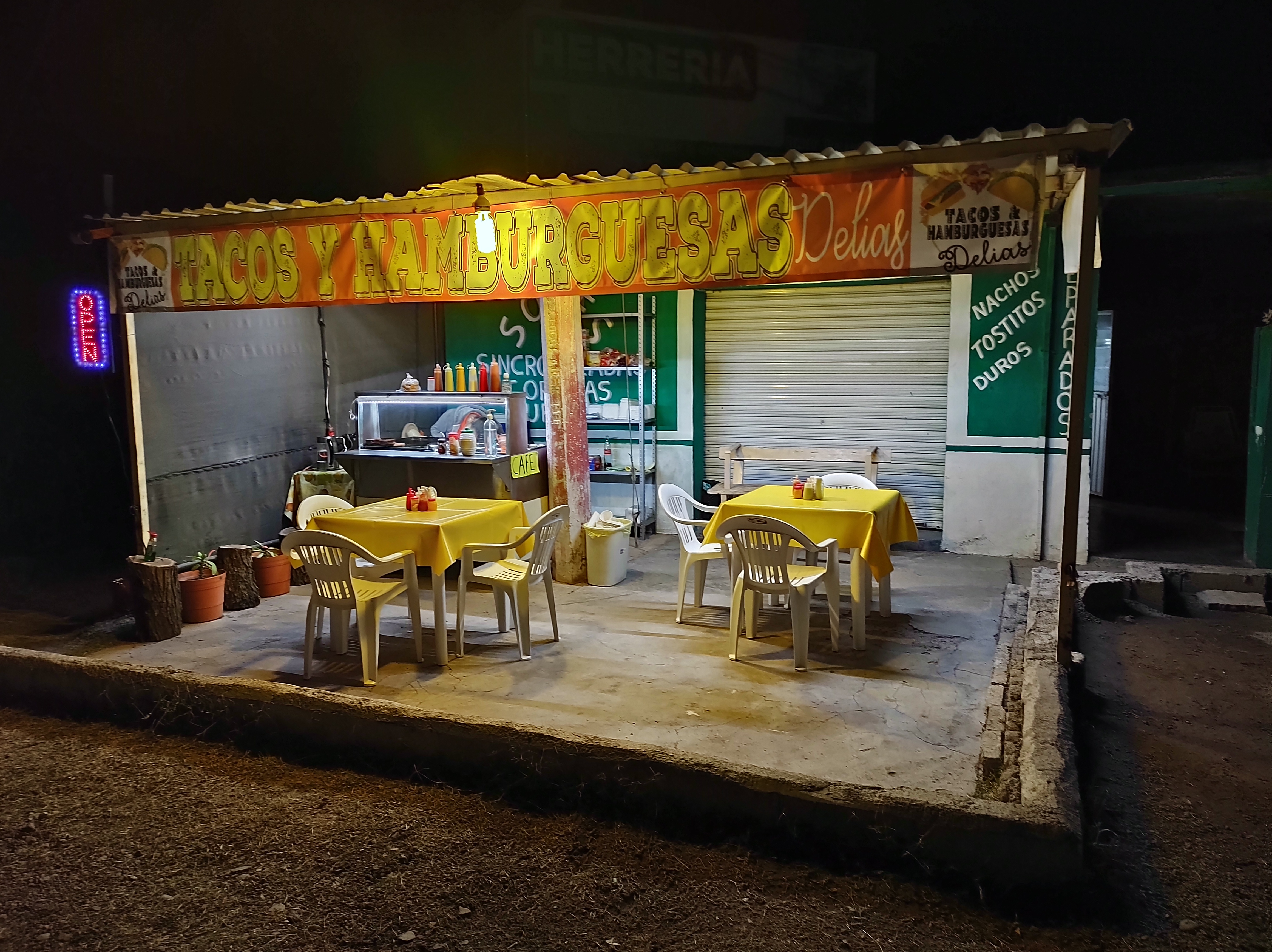 Tacos y Hamburguesas Delias image 2