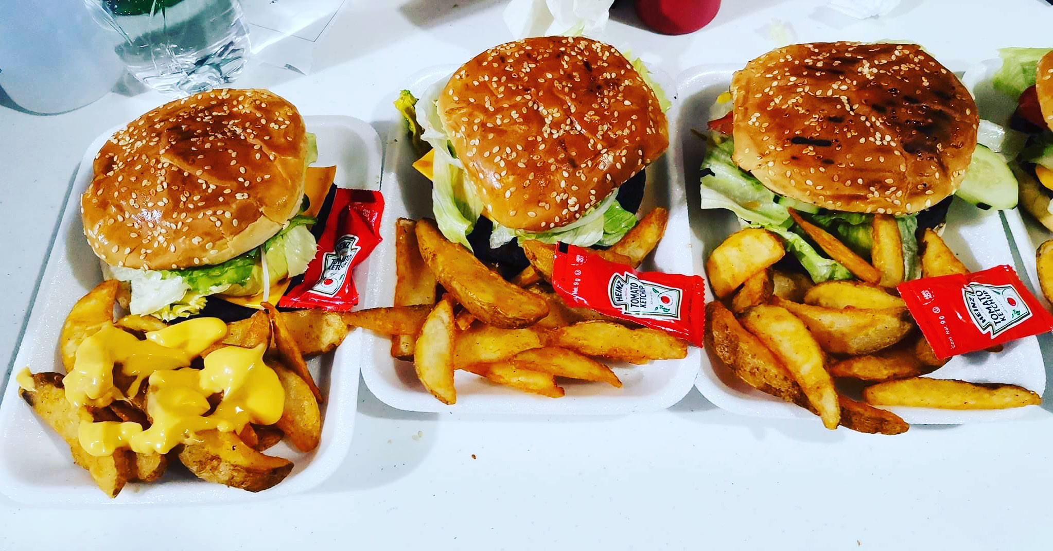 May's burger image 1