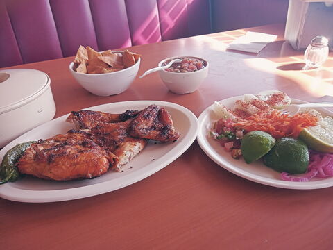 Pollo Feliz image 2