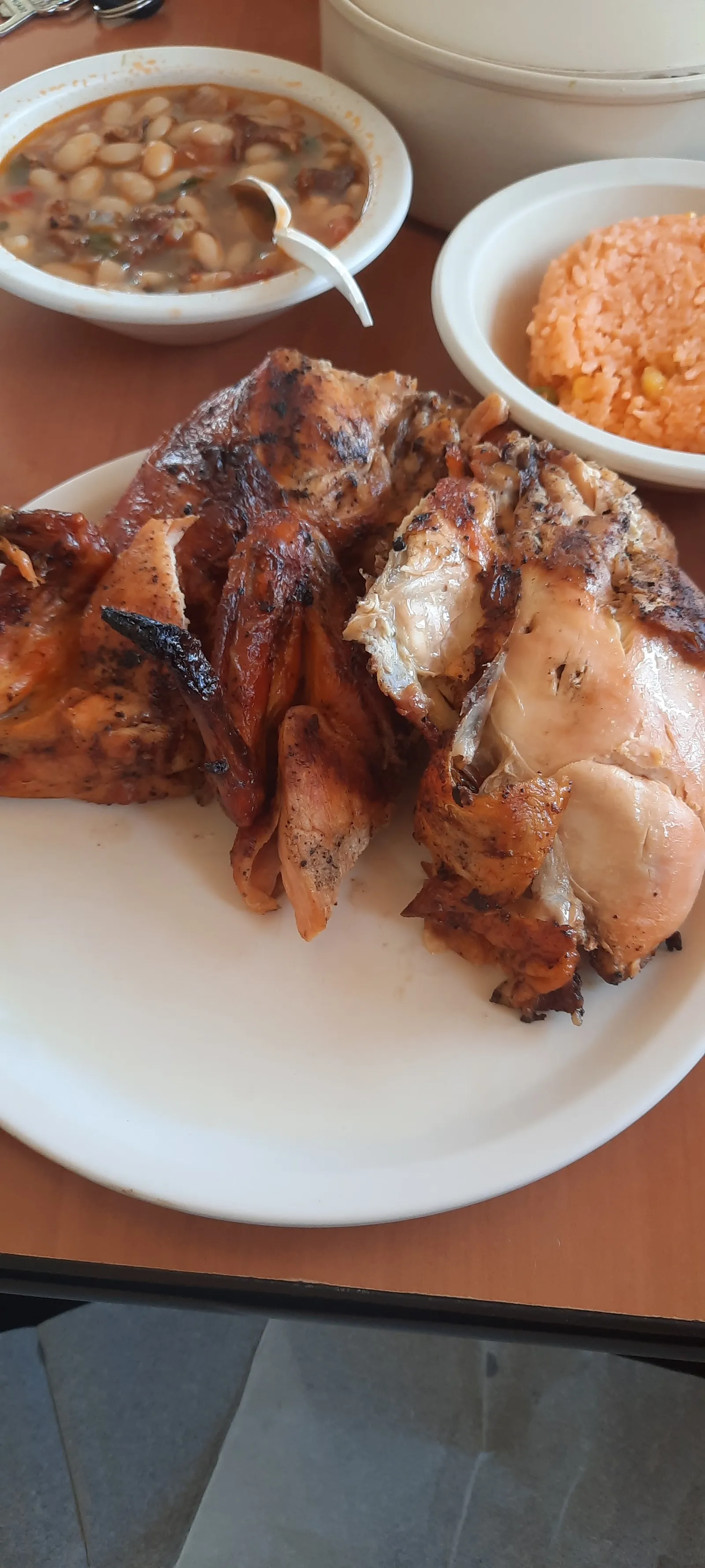 Pollo Feliz image 9