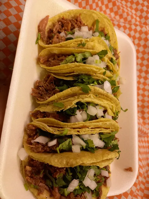Tacos Y Birrias El Güero image 1