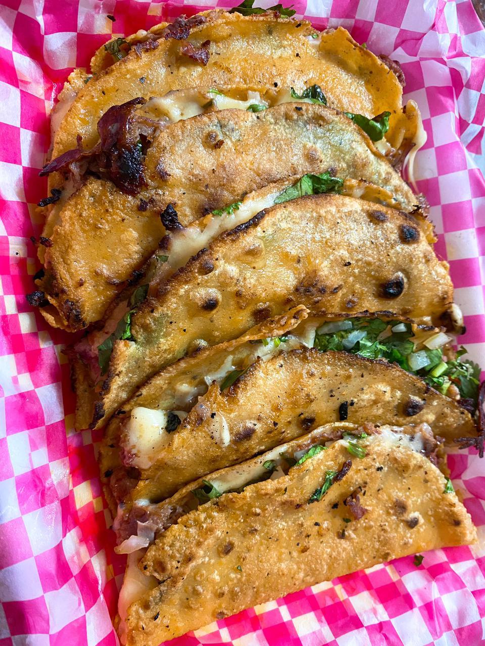 Tacos Y Birrias El Güero image 10