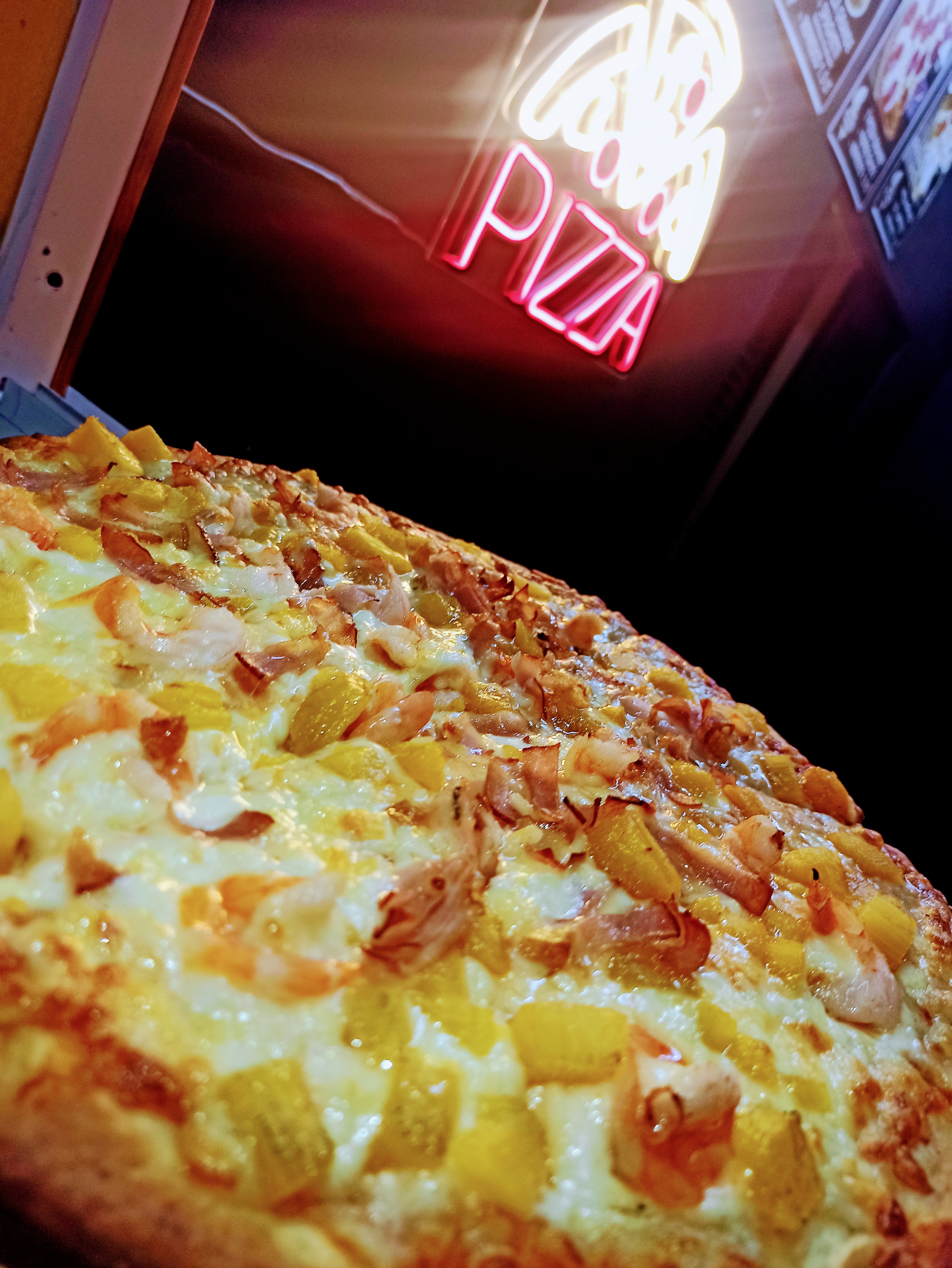 Gourmet pizza image 5