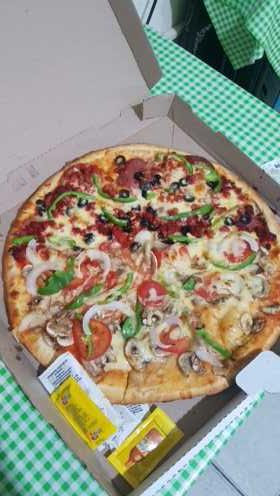 Luca Pizza Pizzas,hamburguesas Y Papas image 2