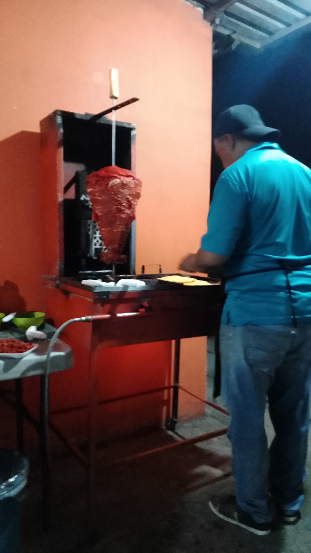 Tacos y Tortas Merlin image 5