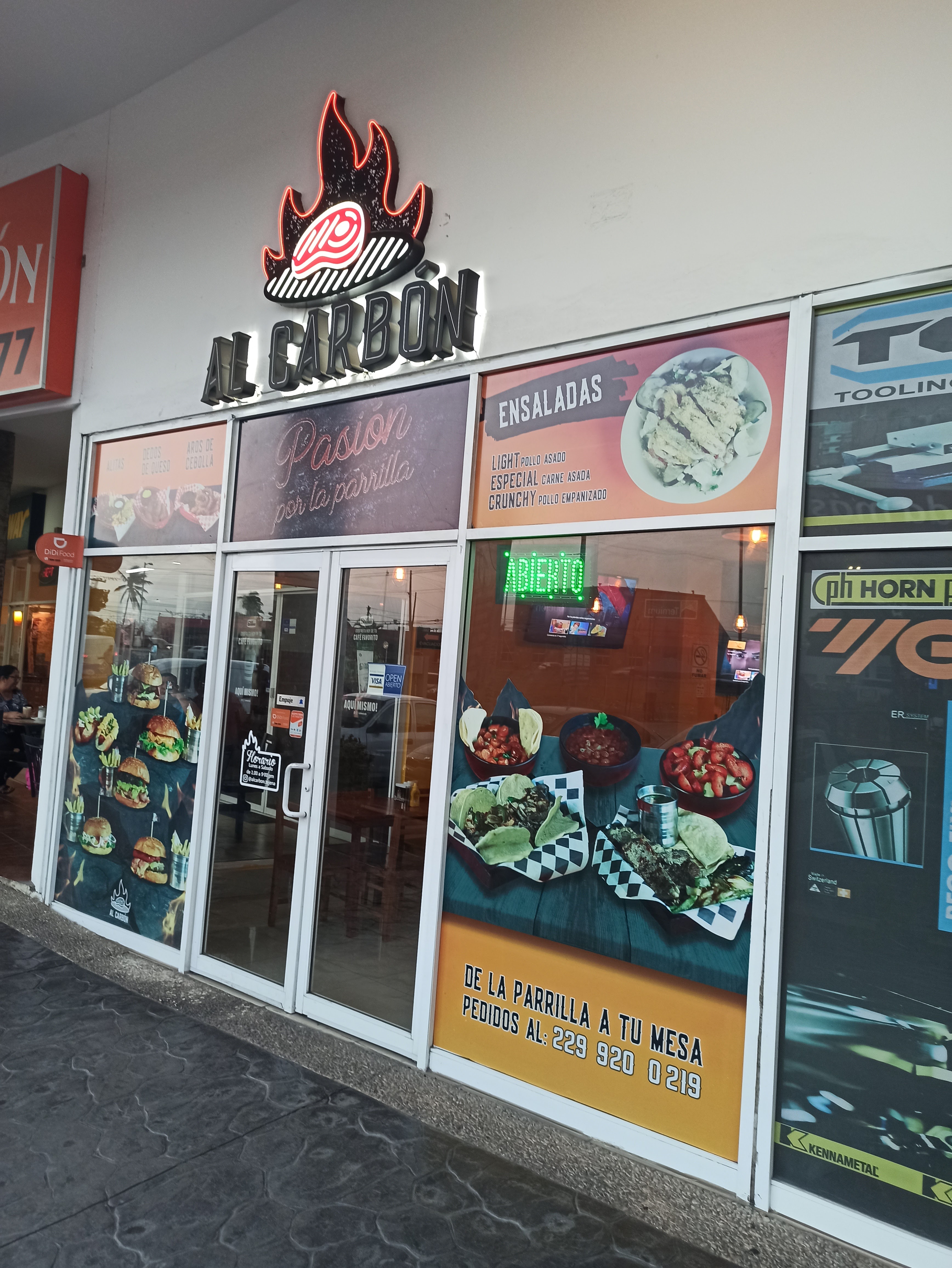 Al Carbón restaurante image 8