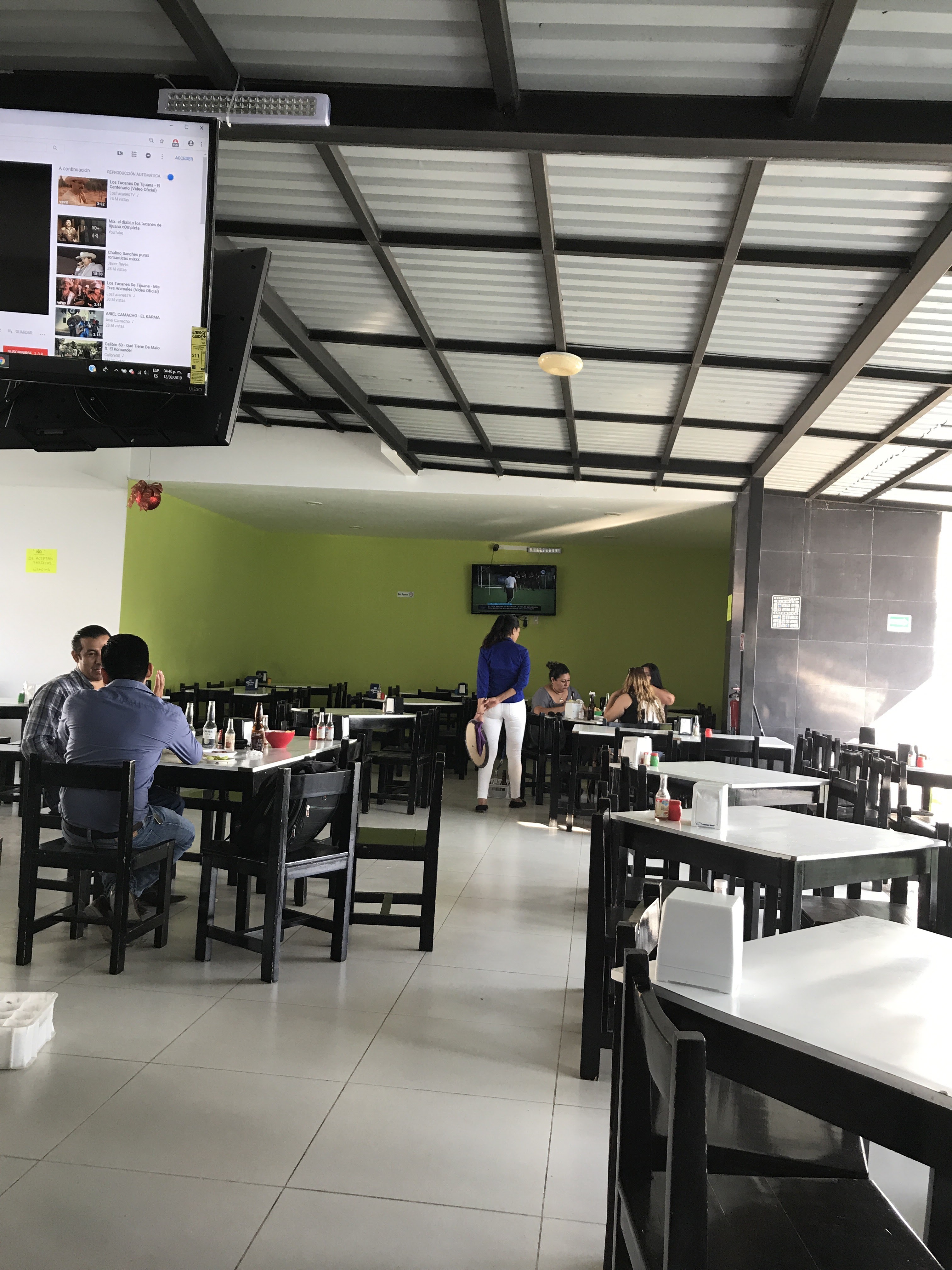 Restaurant "Las Jacarandas" image 1