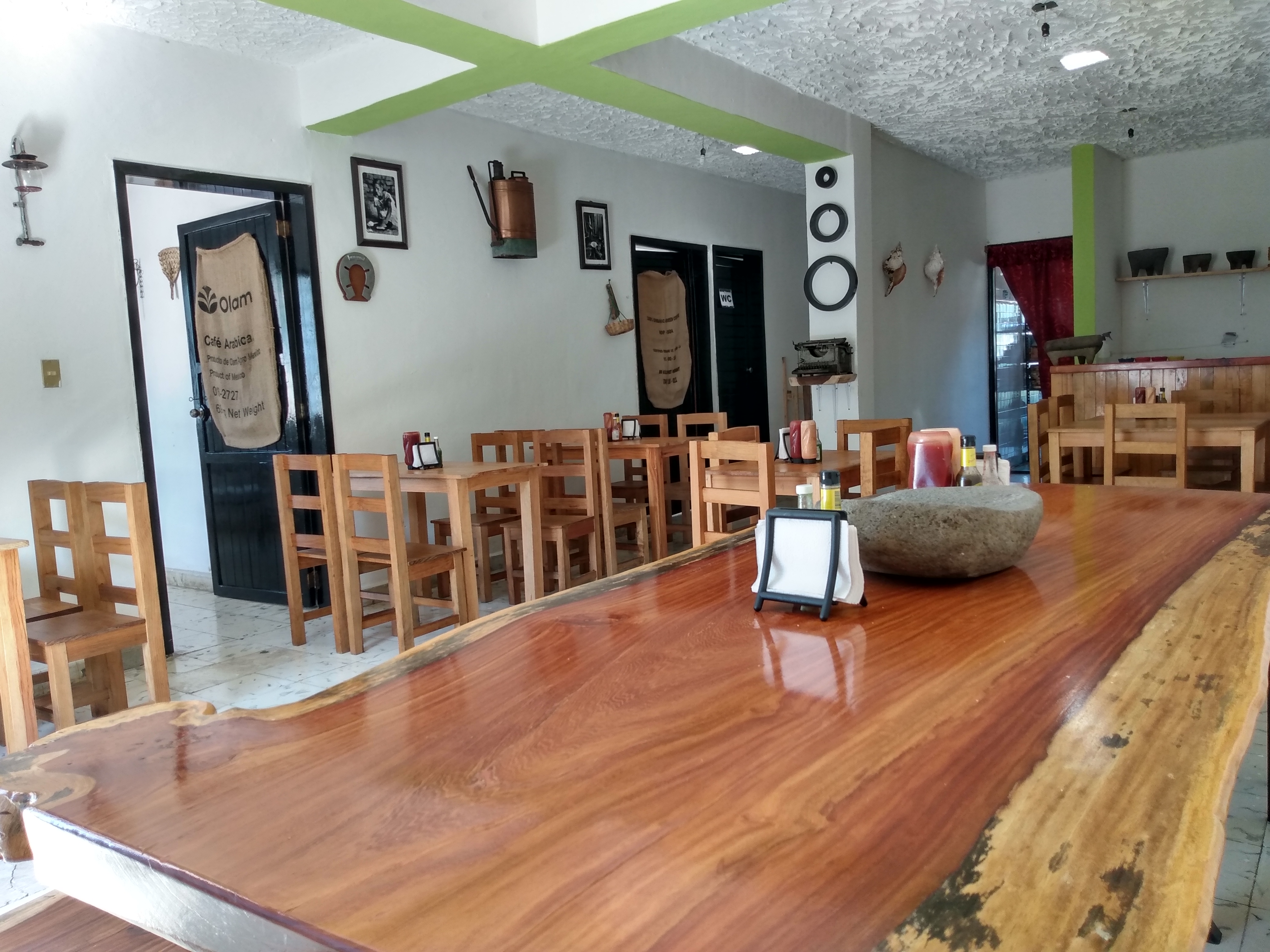 La Antigua Restaurante & Snack image 3