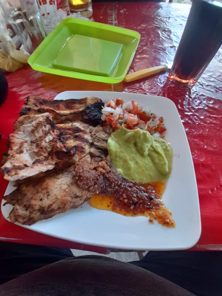 La pimienta restaurant familiar image 7