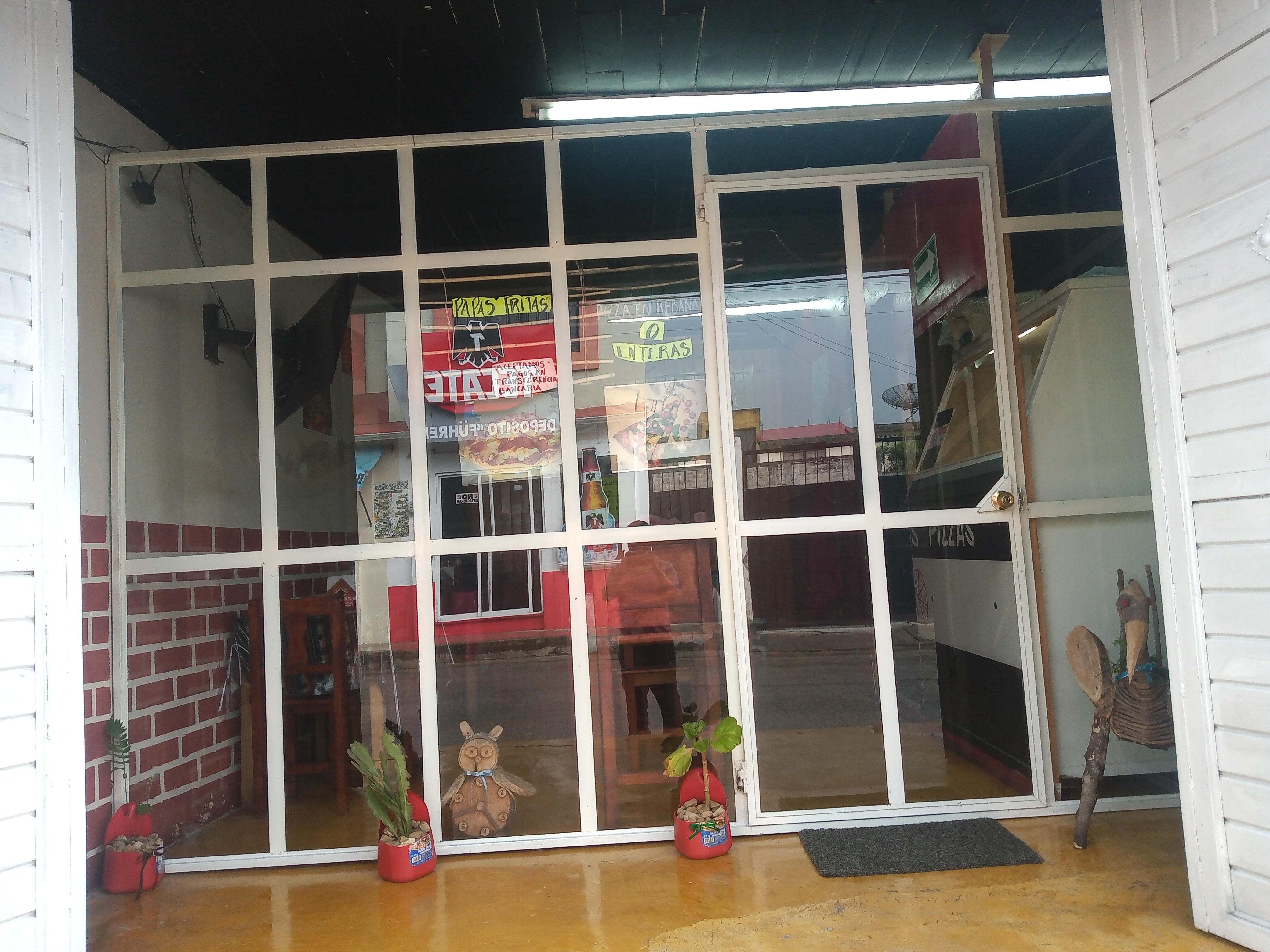 FERCHO'Z PIZZAS, chilaquiles image 4