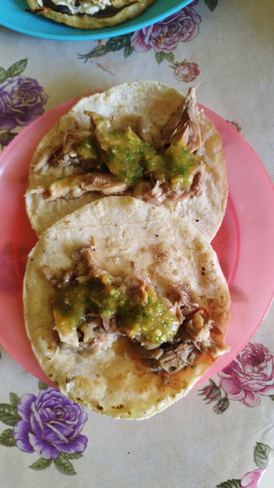 Antojitos y polleria olivia image 8