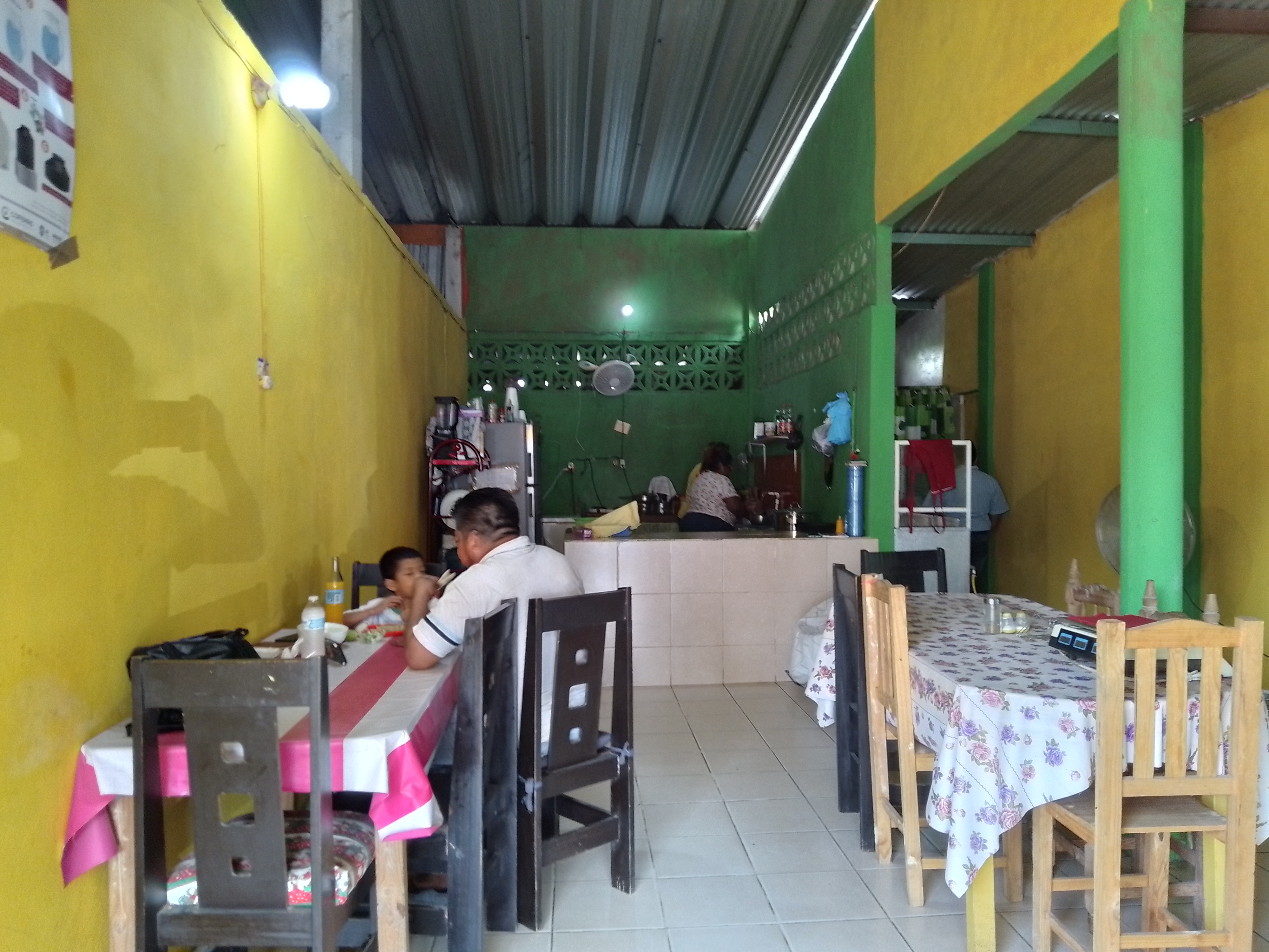 Antojitos y polleria olivia image 9