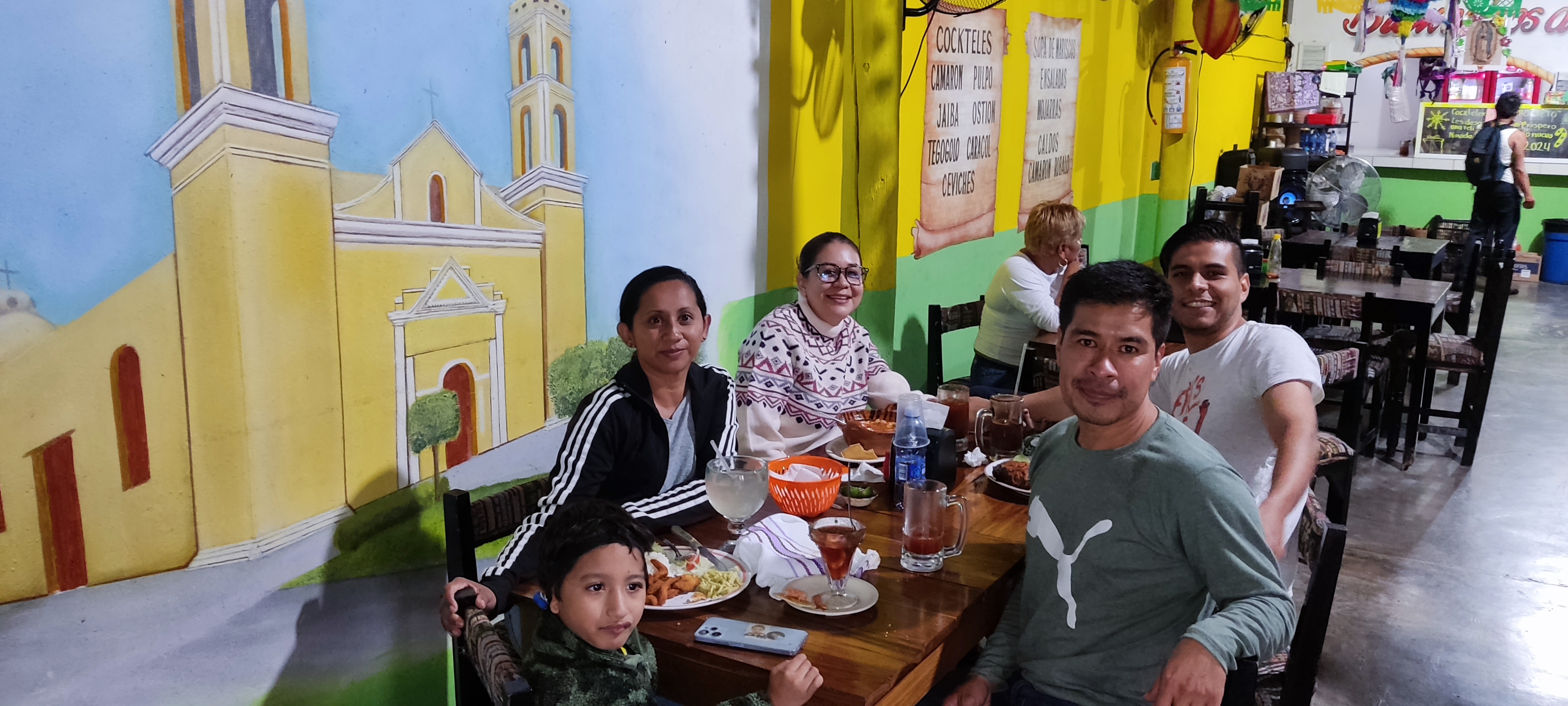 Cockteleria El Jarochito image 1