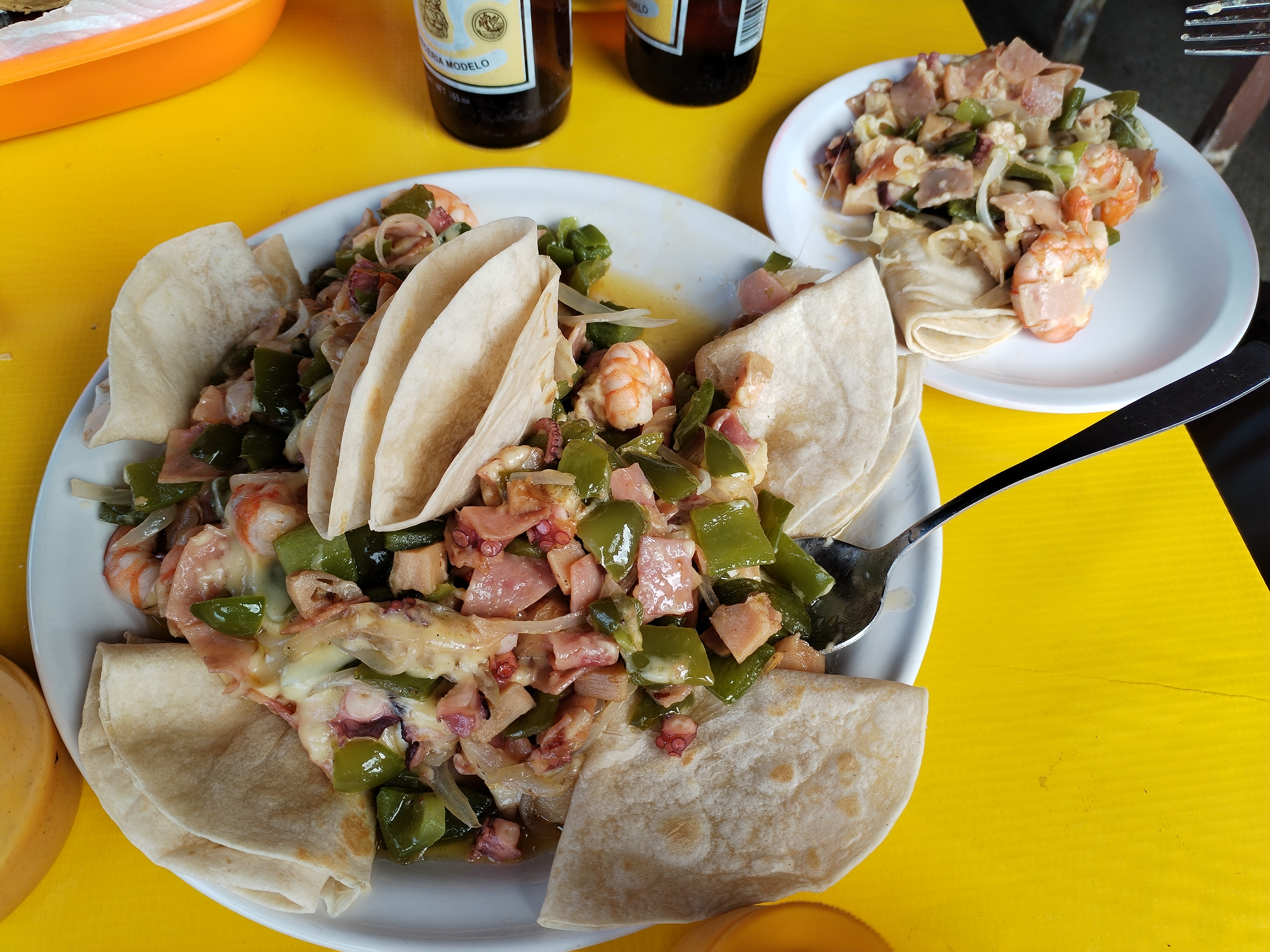 Restaurante y cokteleria poli image 3