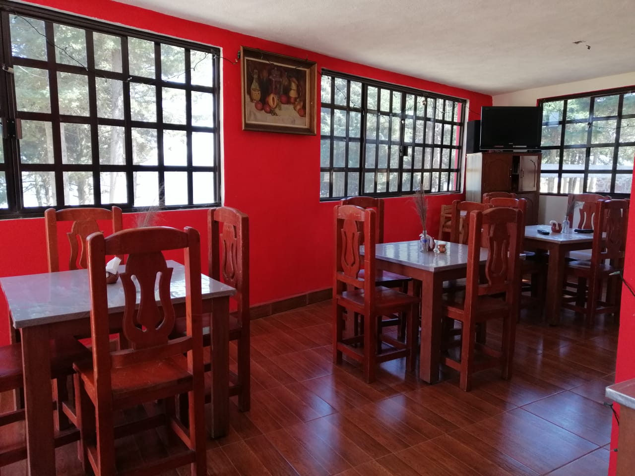 Los Pinos-Restaurante familiar image 1