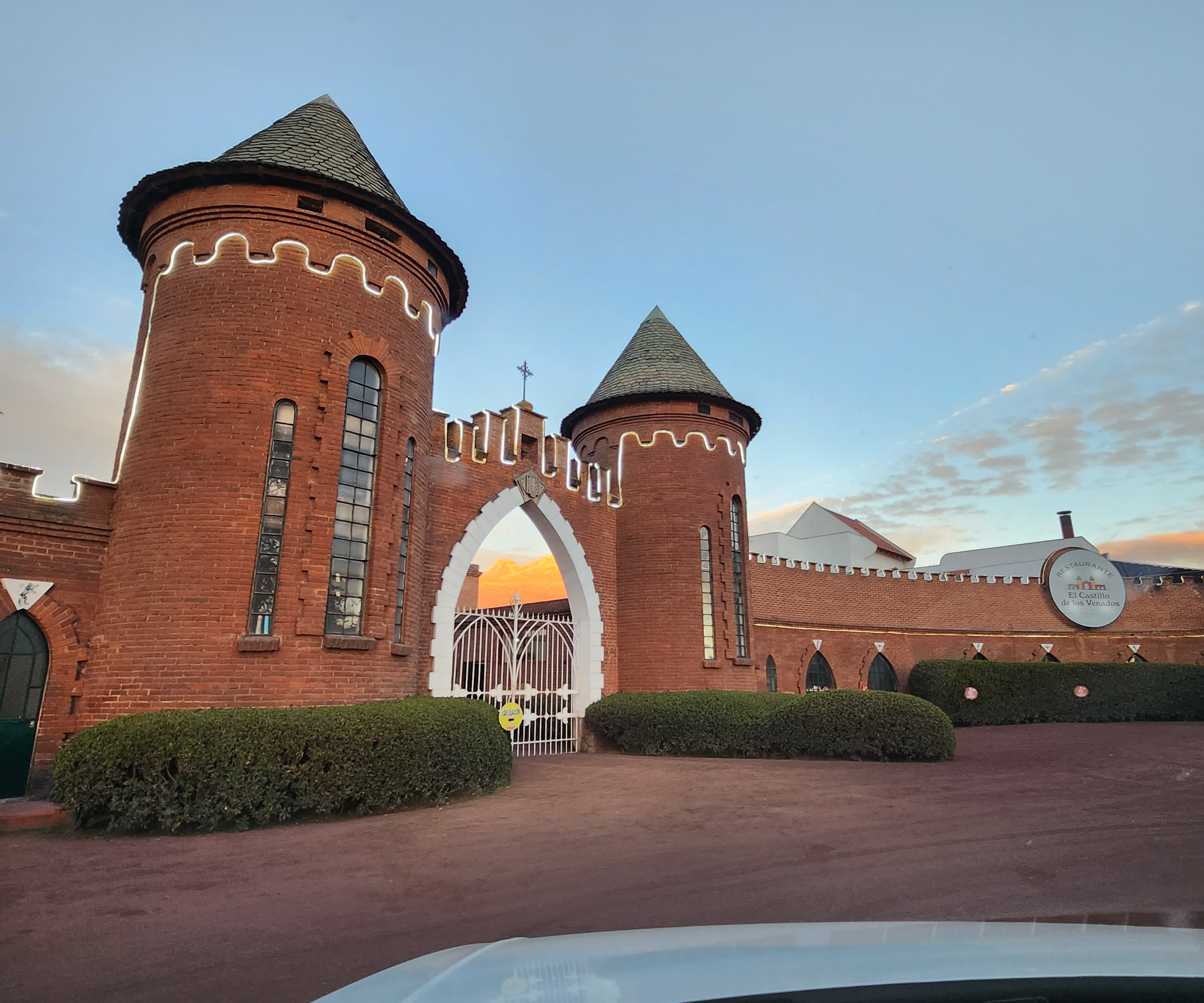 Restaurante " El castillo de los venados" image 4