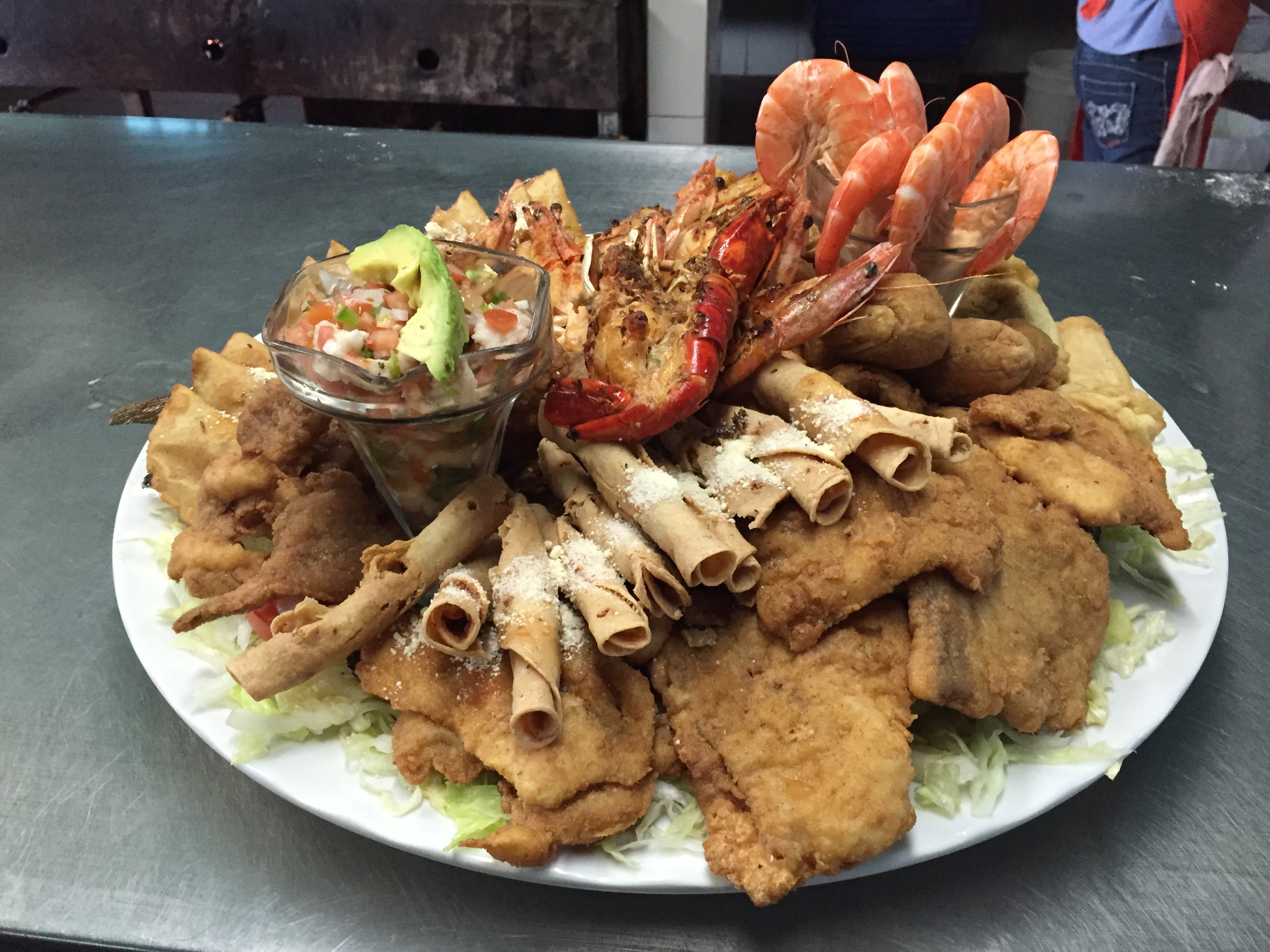 Marisquería los Delfines image 2