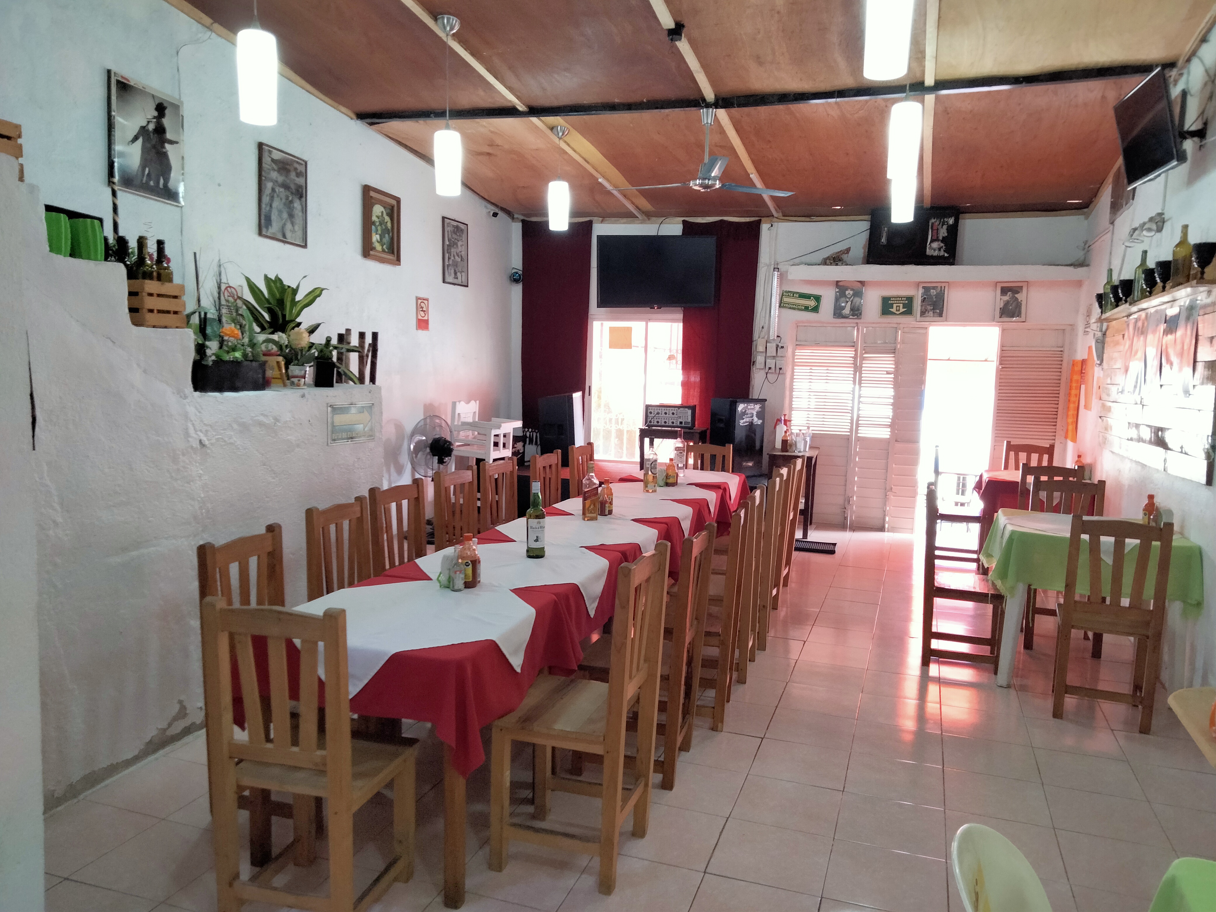 Restaurant Doña July image 3