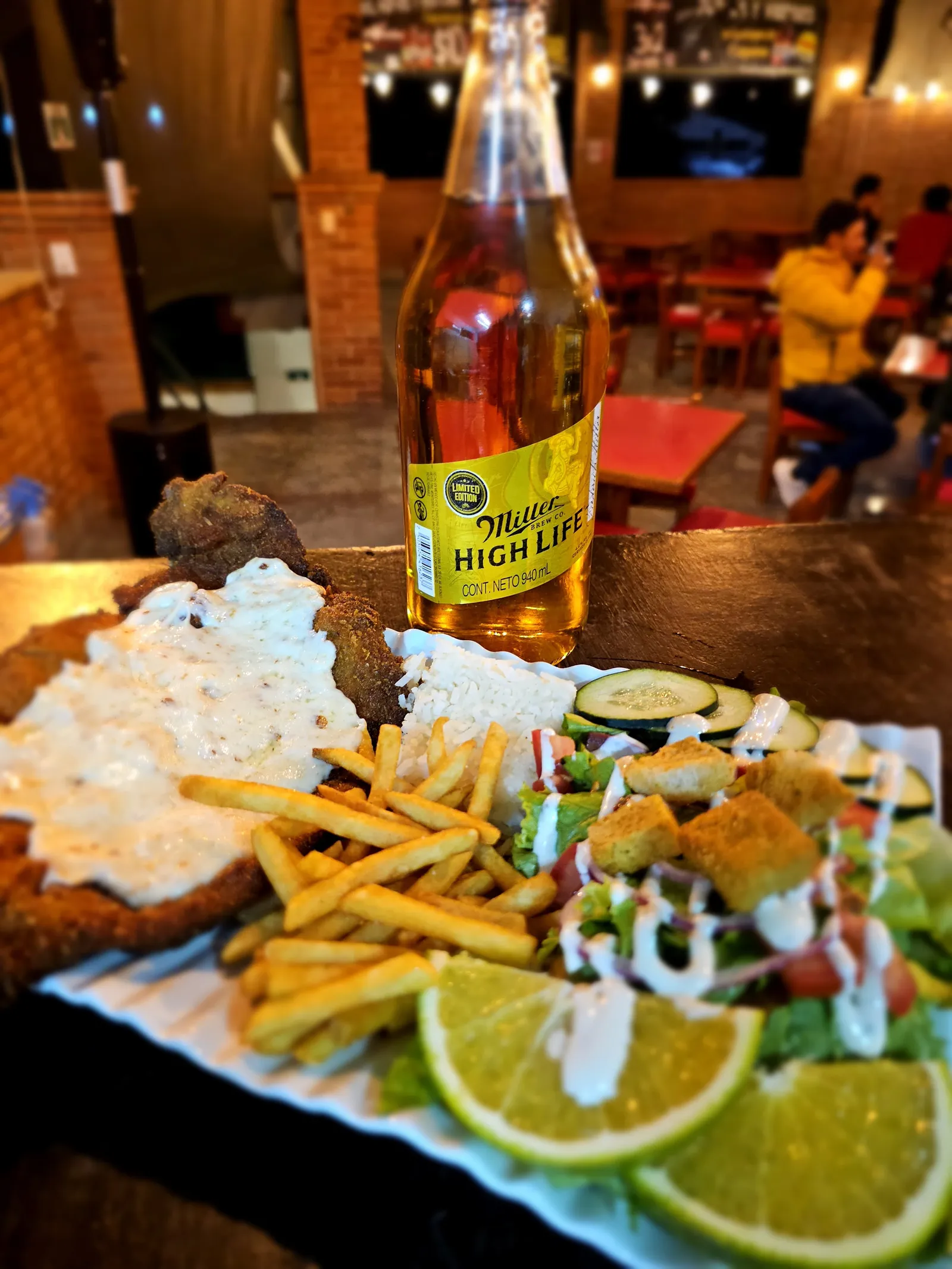 La Bomba Restaurant image 2