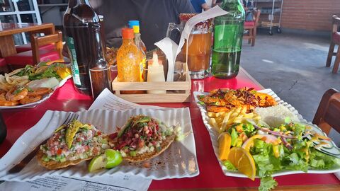 La Bomba Restaurant image 5