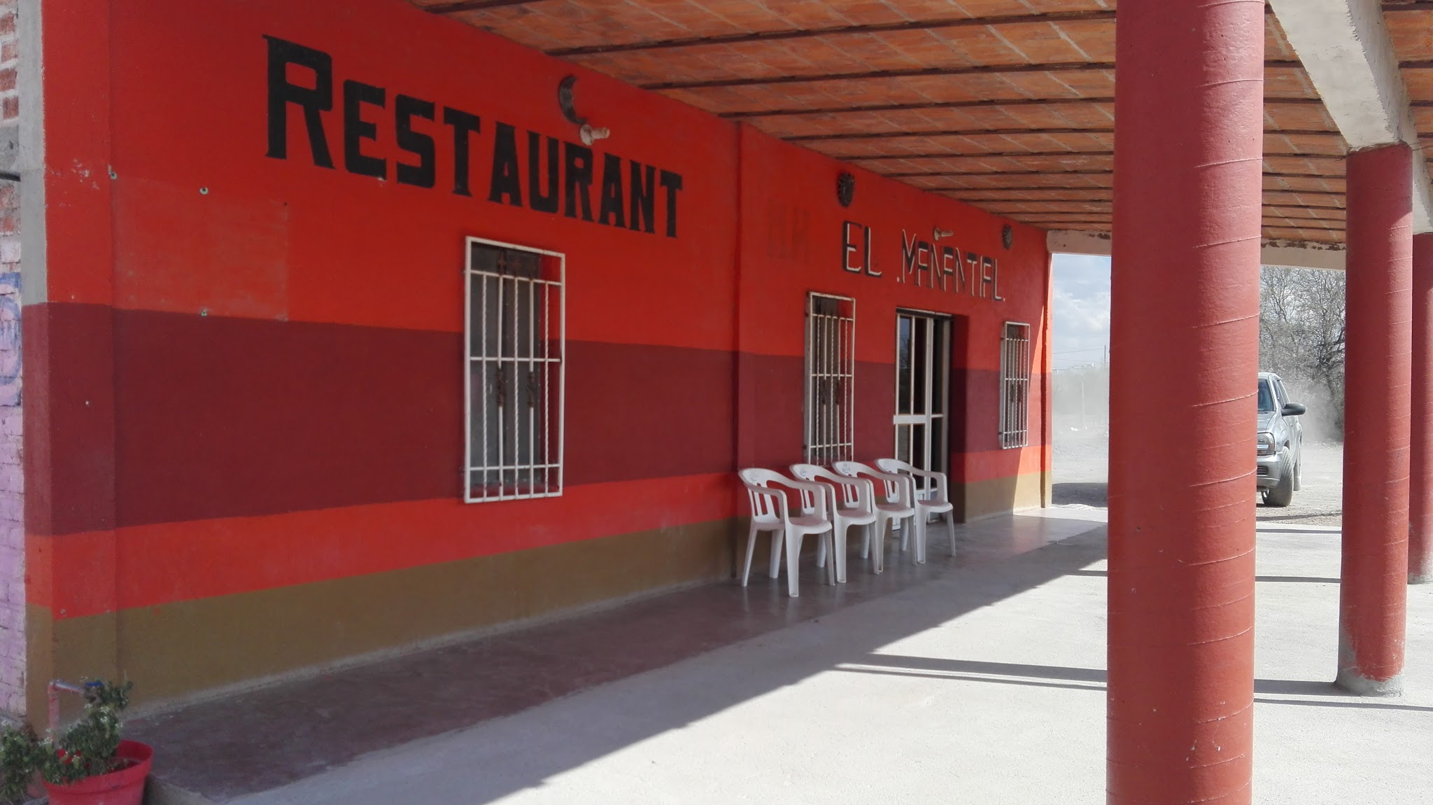 RESTAURANTE "EL MANANTIAL" image 1