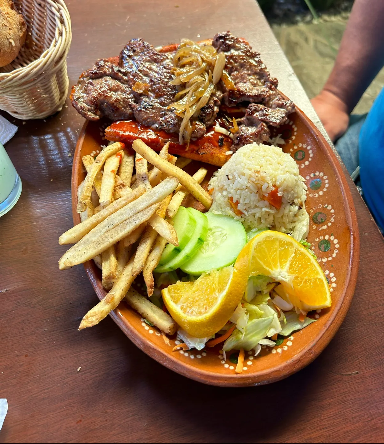 OK CORRAL CORTES Y MARISCOS image 5